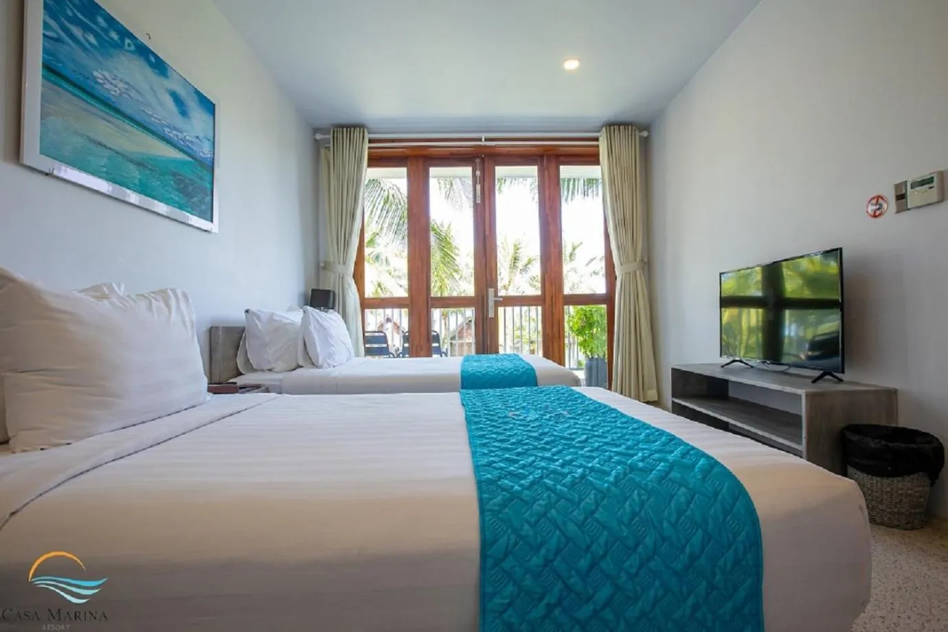 Bed in Casa Marina Resort