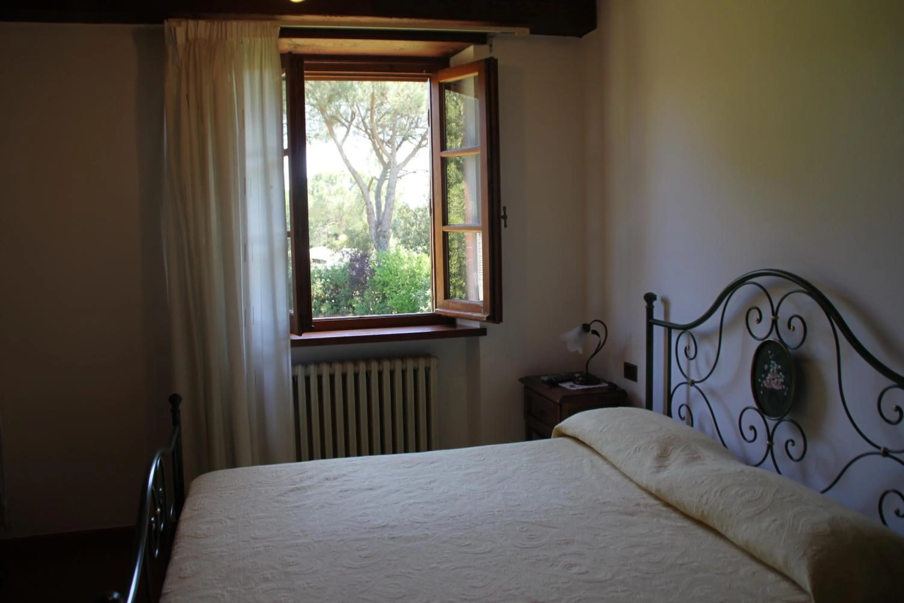 Day, Bed in Ortali Country House