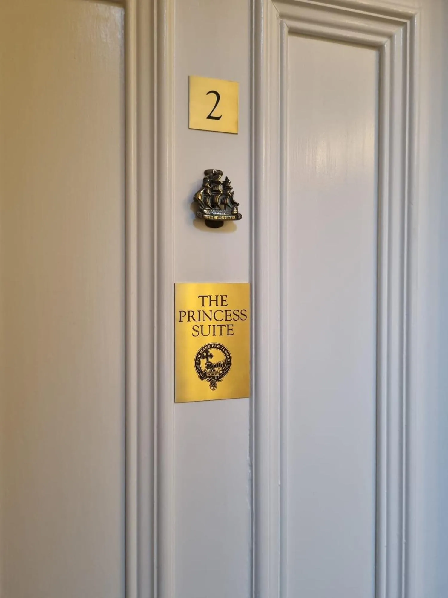 Logo/Certificate/Sign in Knap Guest House