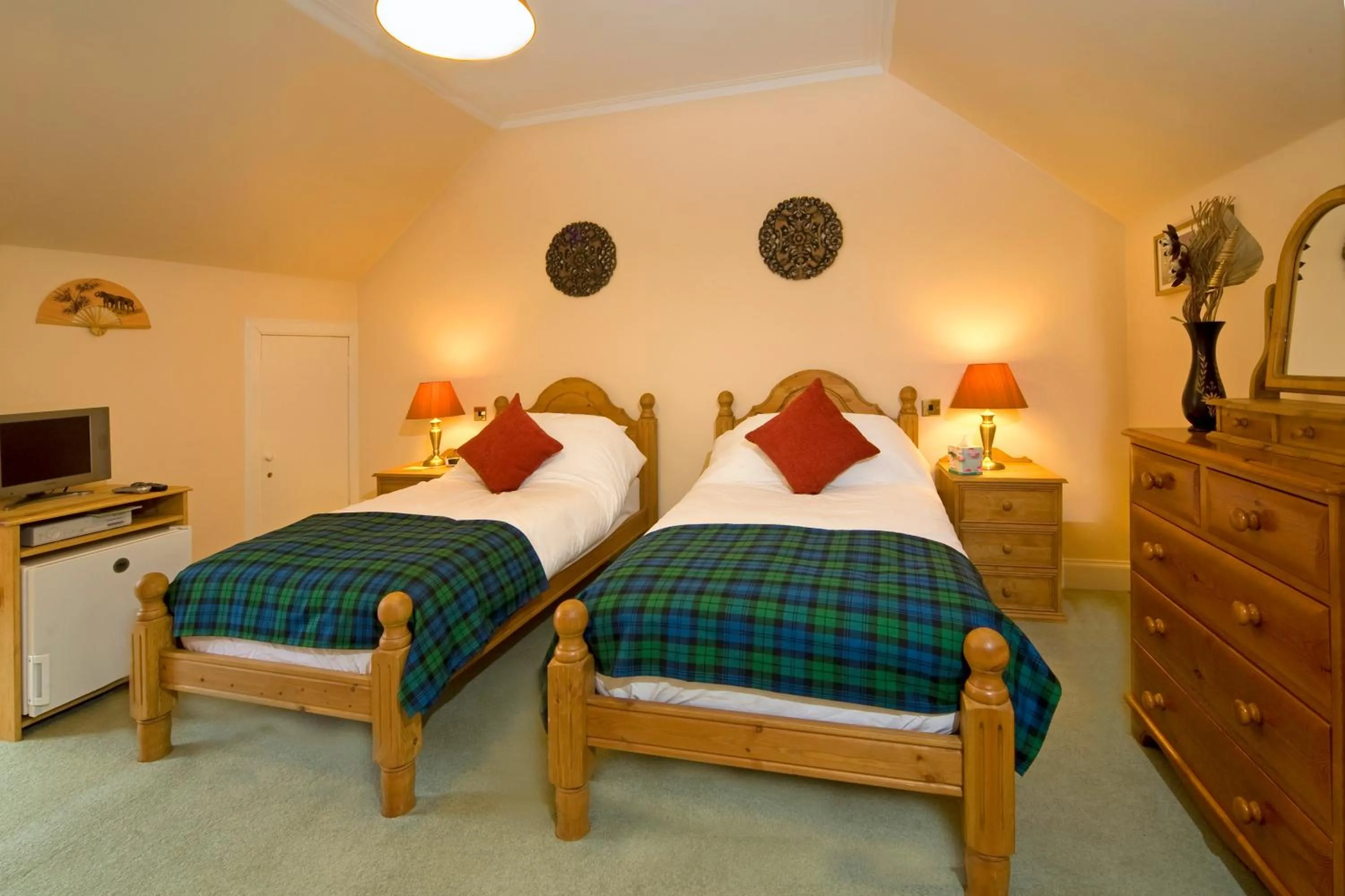 Photo of the whole room, Bed in Knap Guest House