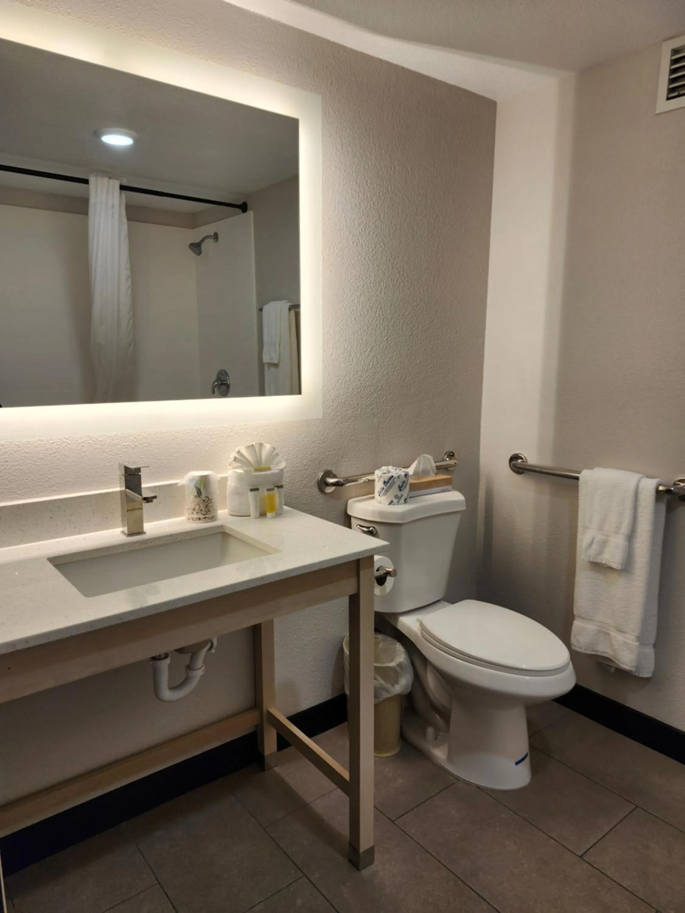 The Grand Inn Peoria