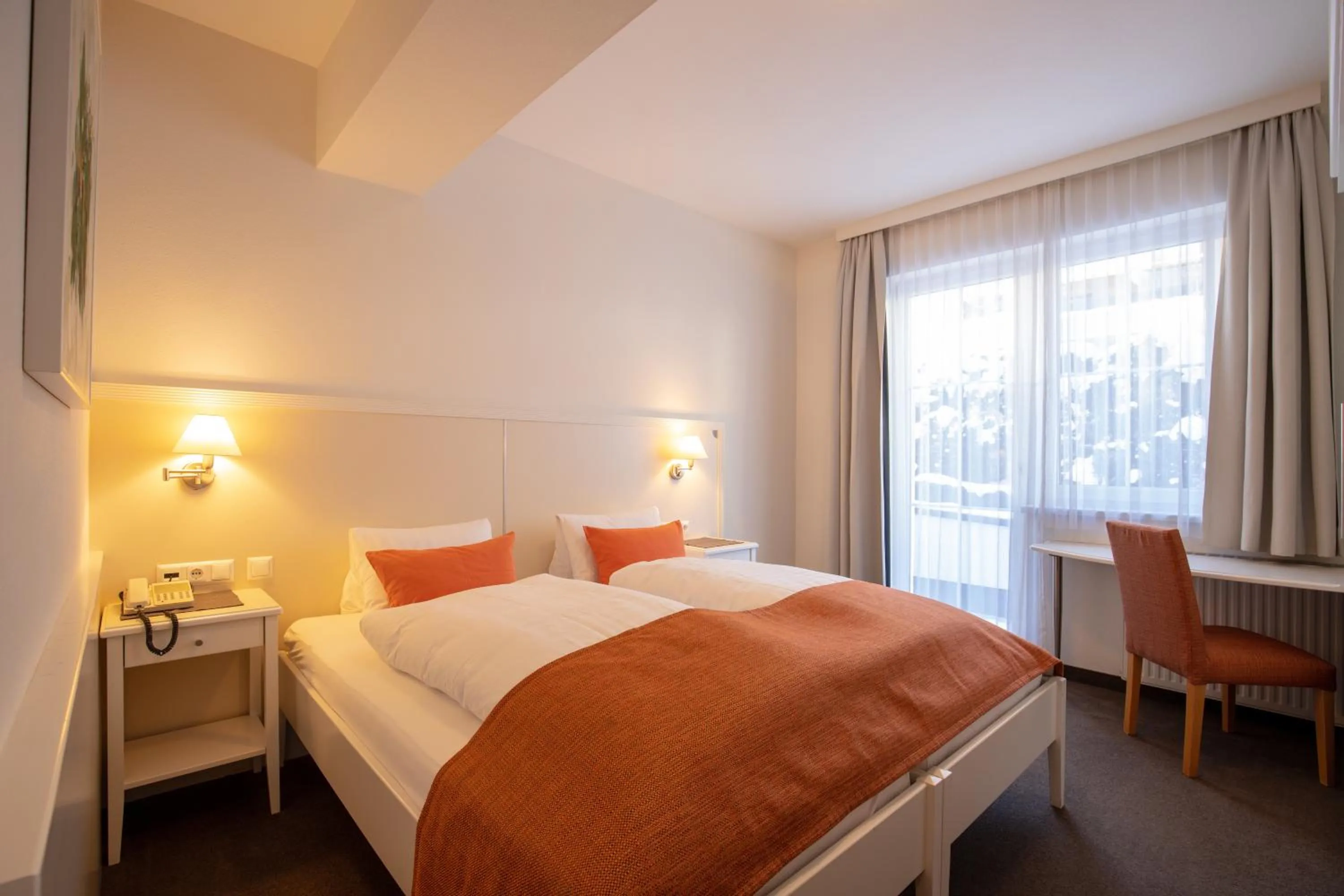 Photo of the whole room, Bed in The Hotel - himmlisch wohlfühlen