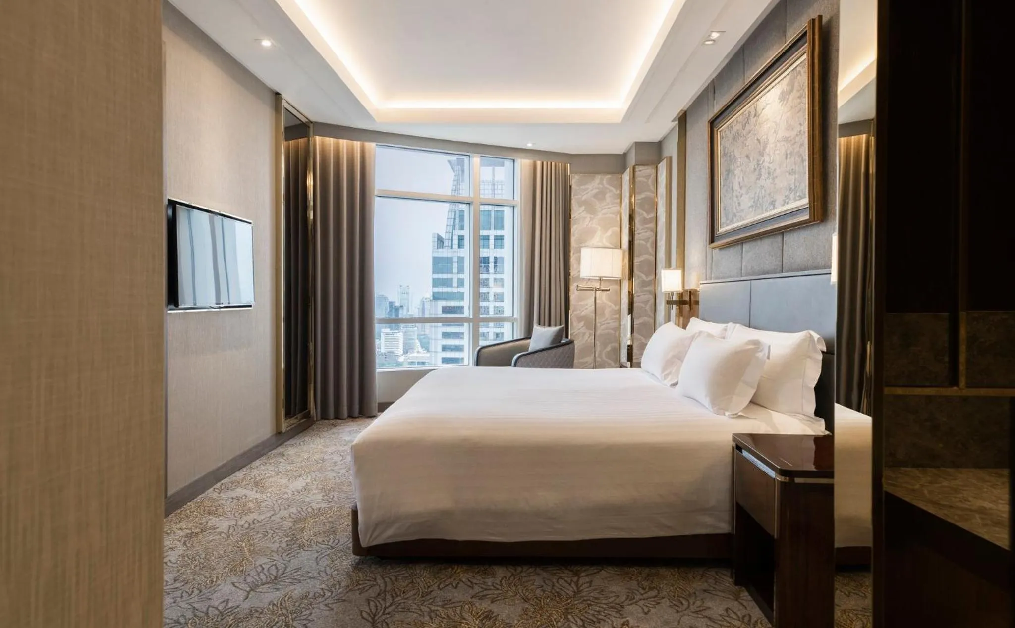 Photo of the whole room, Bed in Centara Grand At CentralWorld