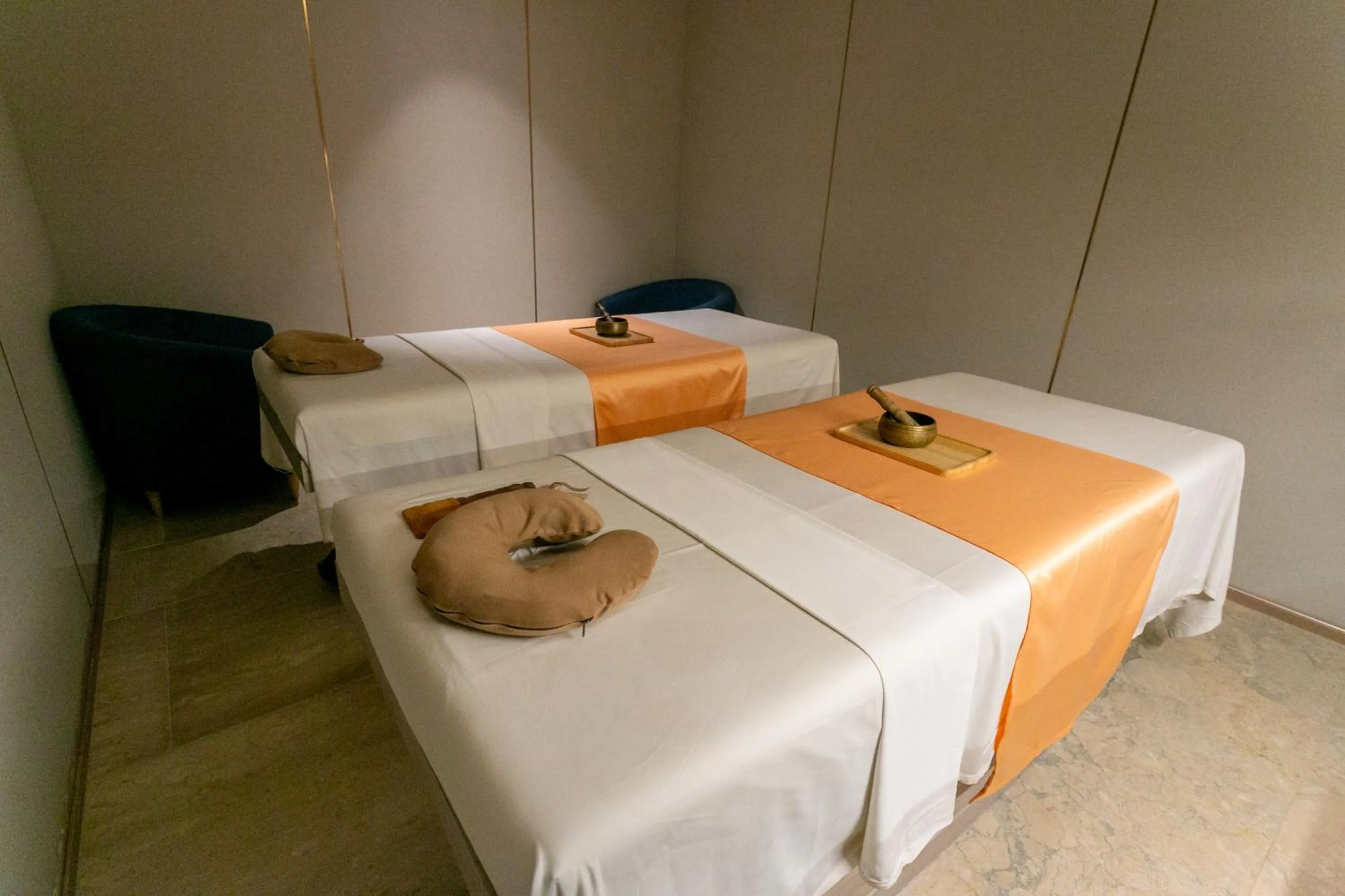 Spa and wellness centre/facilities, Bed in Centara Grand At CentralWorld