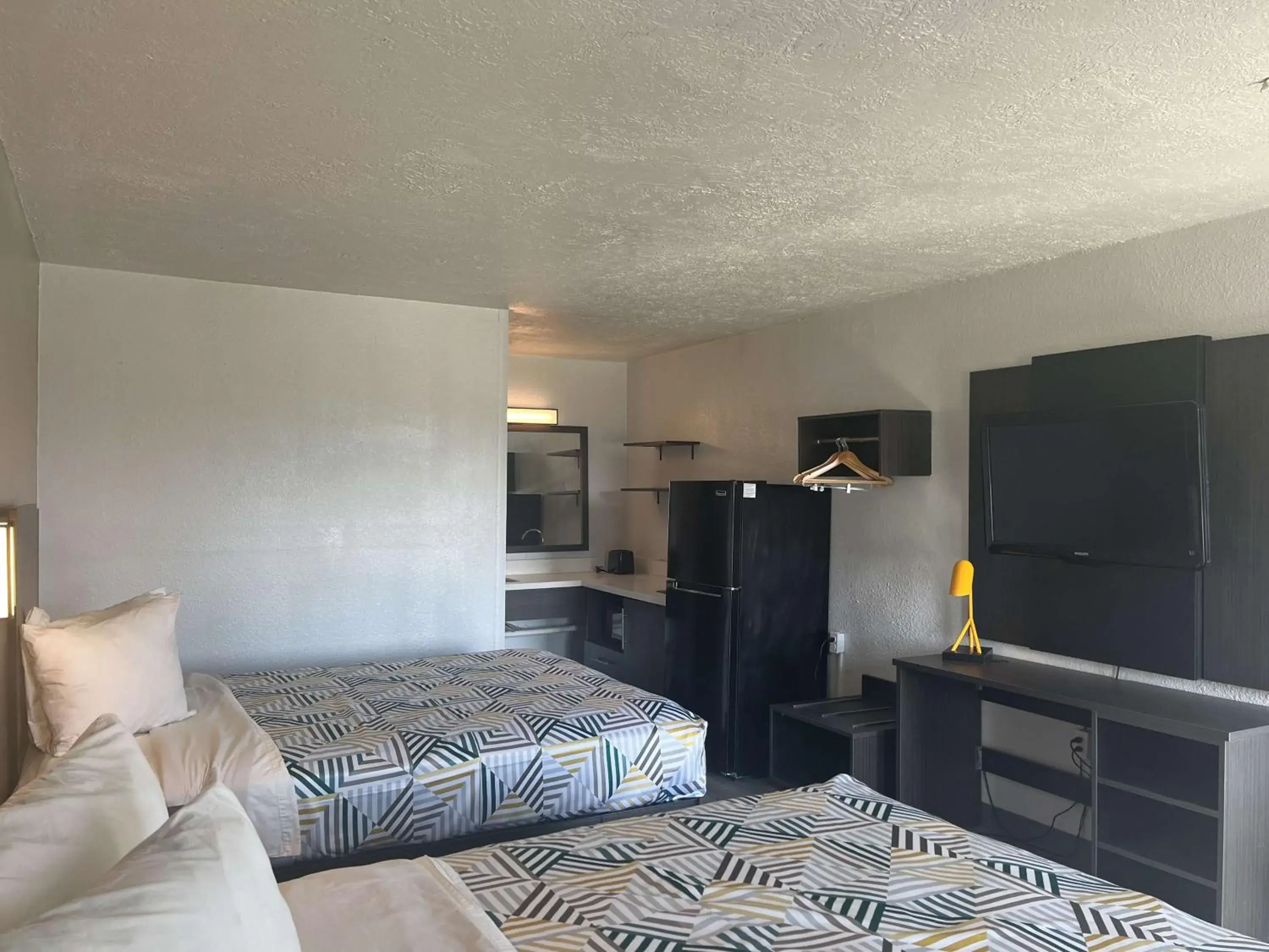 Deluxe Queen Room with Two Queen Beds - Non-Smoking in Super 8 by Wyndham Lake Jackson/Clute Deluxe Queen Room with Two Queen Beds - Non-Smoking in Super 8 by Wyndham Lake Jackson/Clute