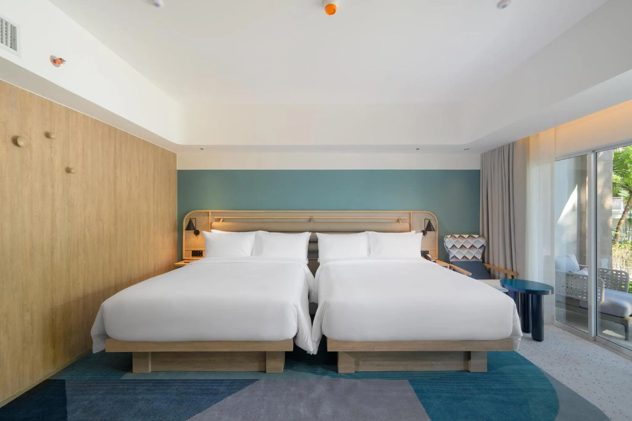 Photo of the whole room, Bed in Centara Karon Resort Phuket