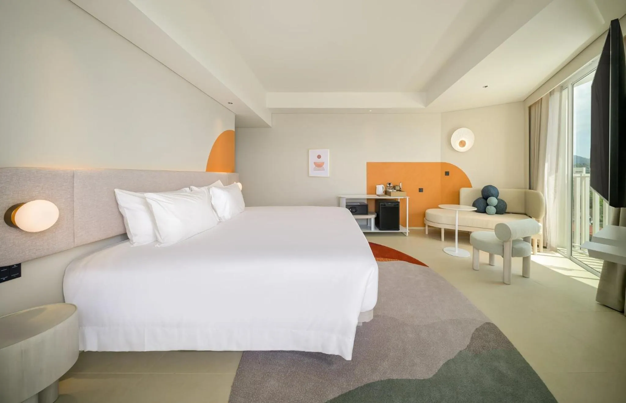 Photo of the whole room, Bed in Centara Karon Resort Phuket