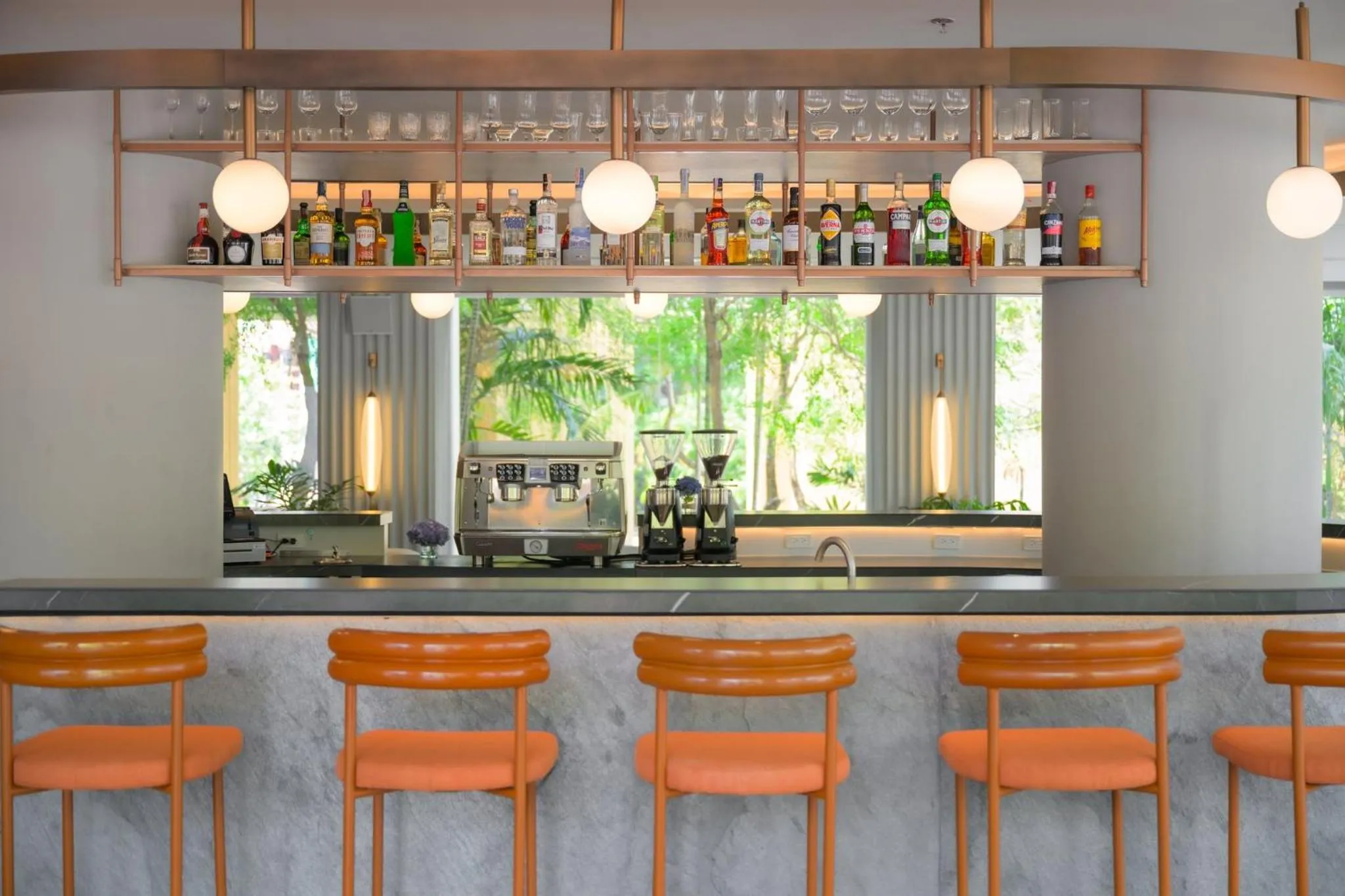 Lounge or bar in Centara Karon Resort Phuket