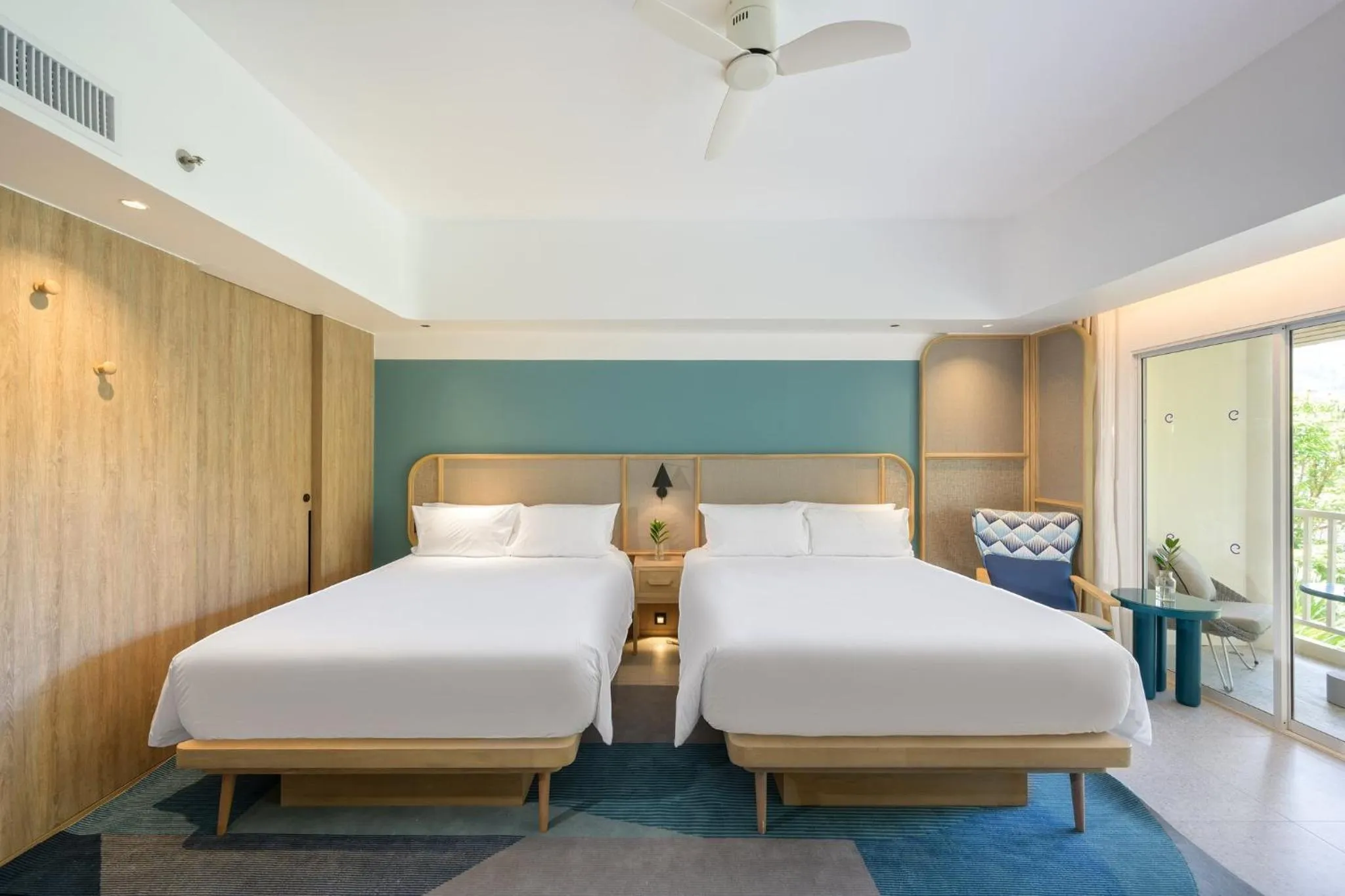 Photo of the whole room, Bed in Centara Karon Resort Phuket