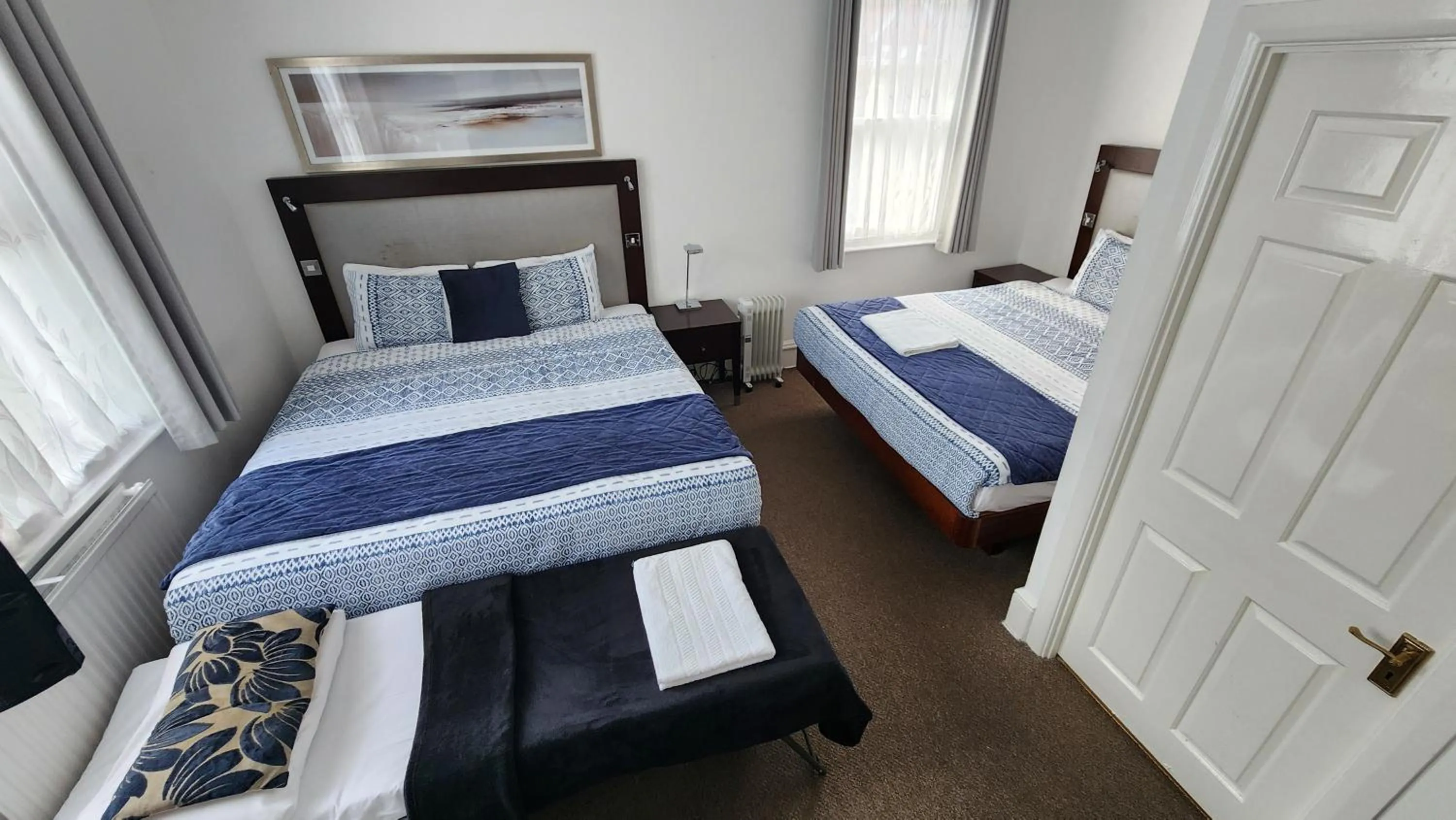 Bedroom, Bed in Gatwick Castle B&B