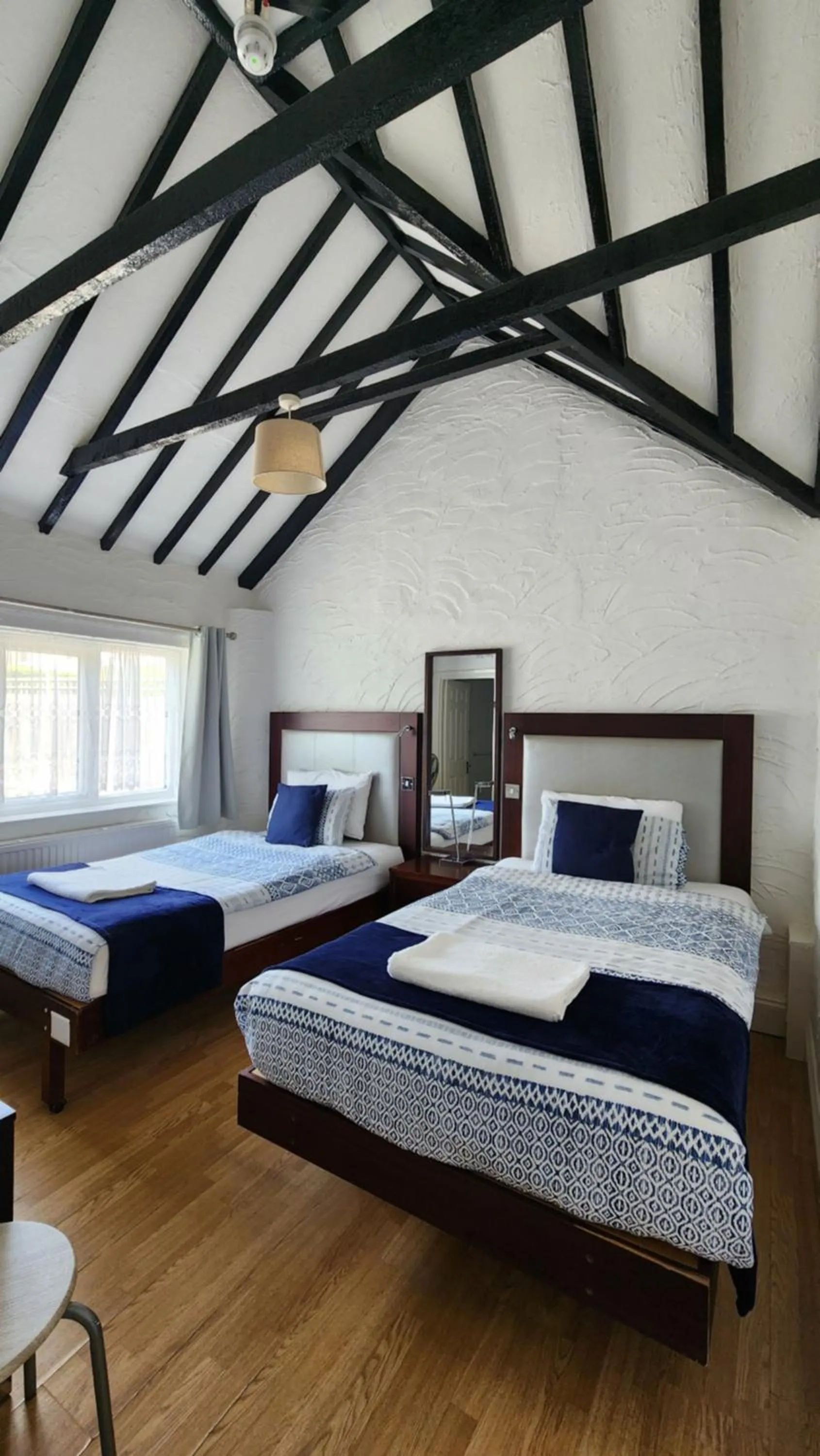 Bedroom, Bed in Gatwick Castle B&B