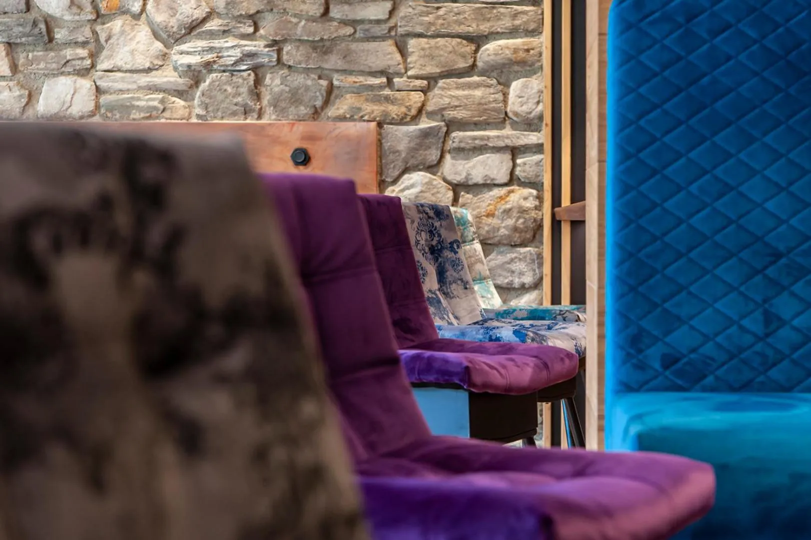 Seating area in Hotel Königsblick by keyone