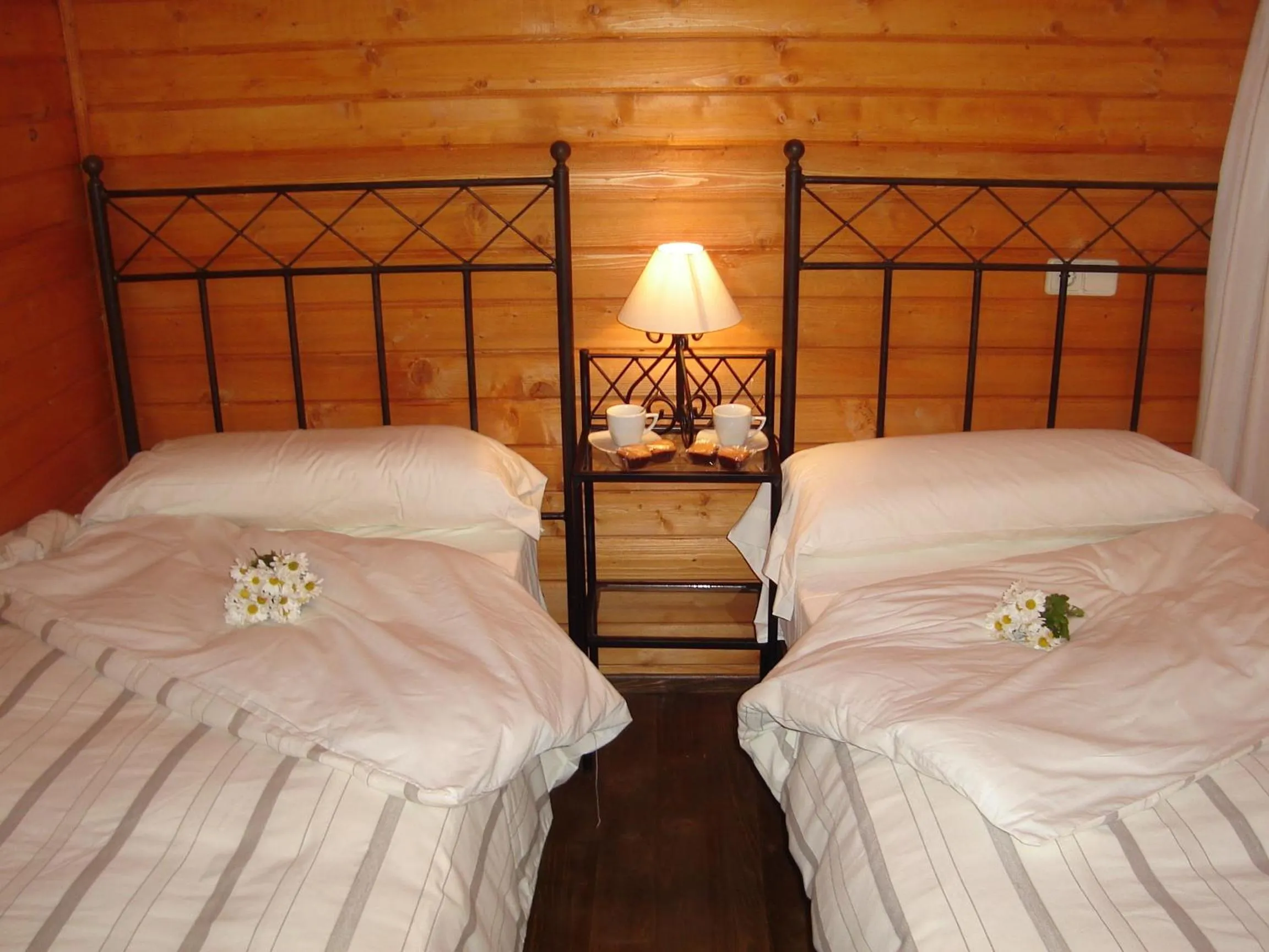 Photo of the whole room, Bed in Complejo Rural Los Jarales
