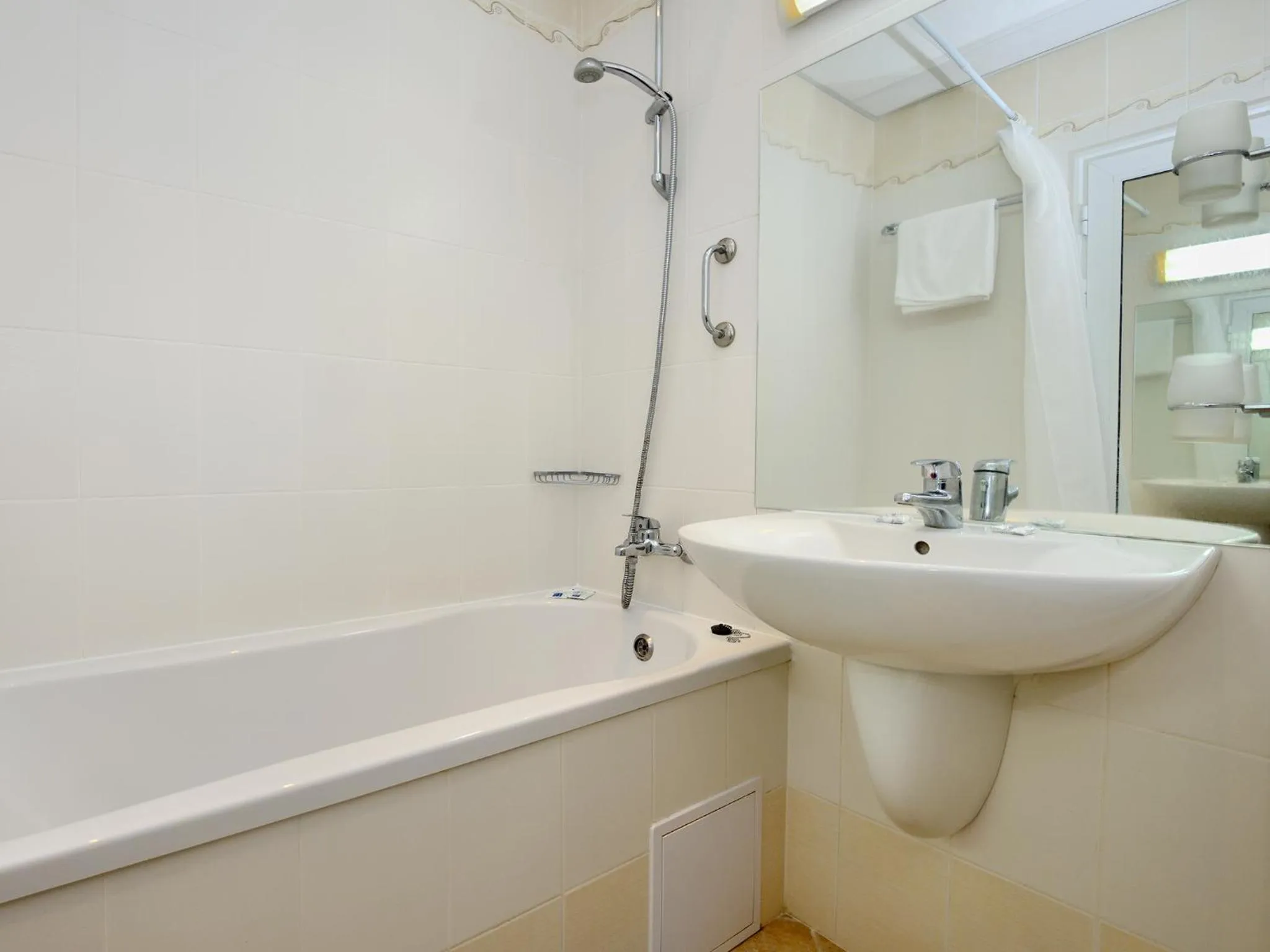 Bathroom in Augusta SPA Hotel