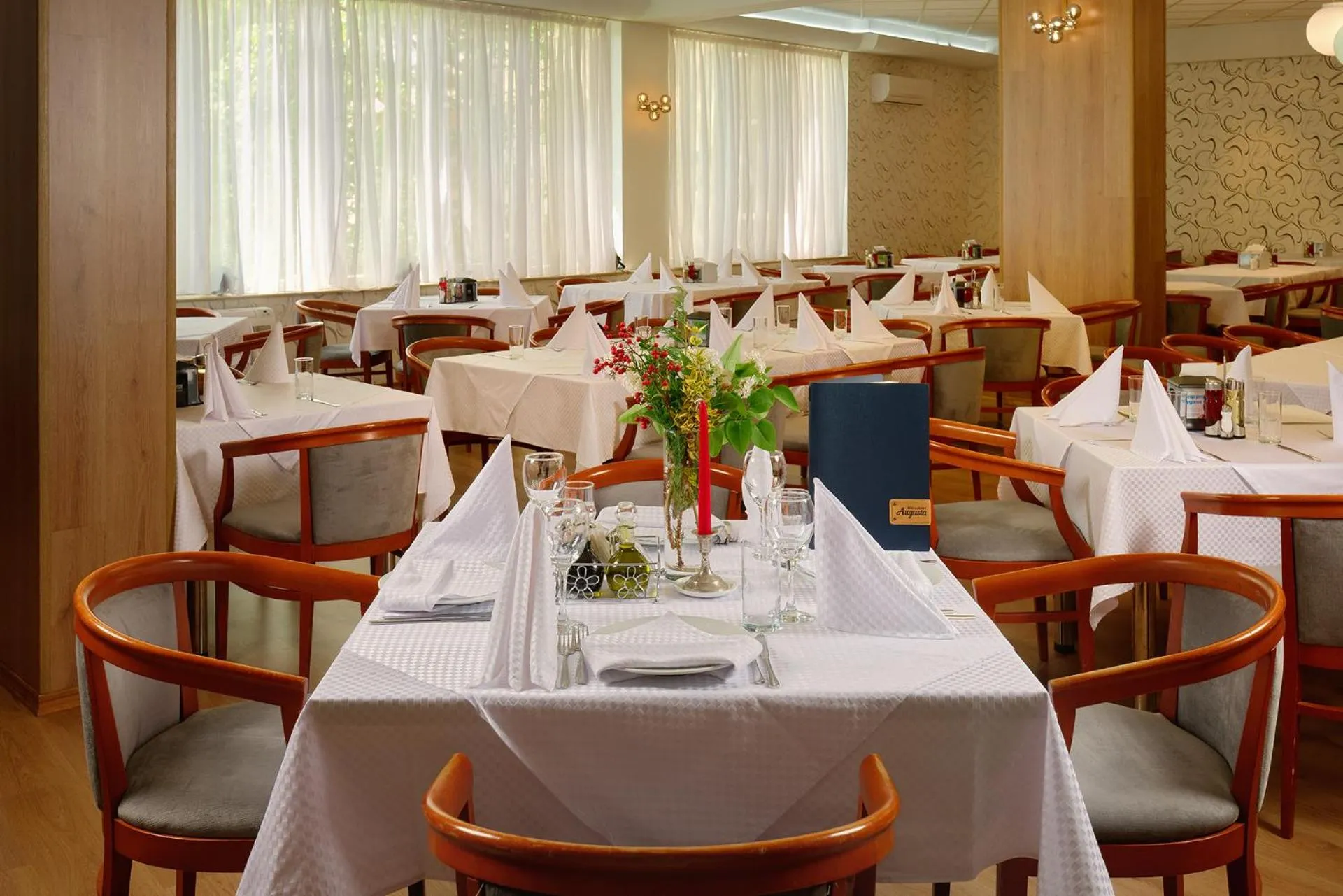 Restaurant/places to eat in Augusta SPA Hotel