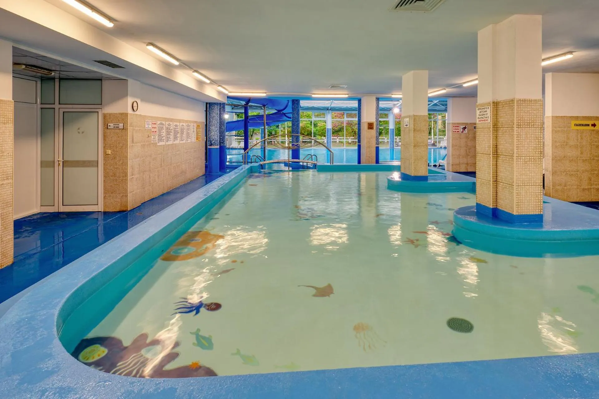 Swimming pool in Augusta SPA Hotel