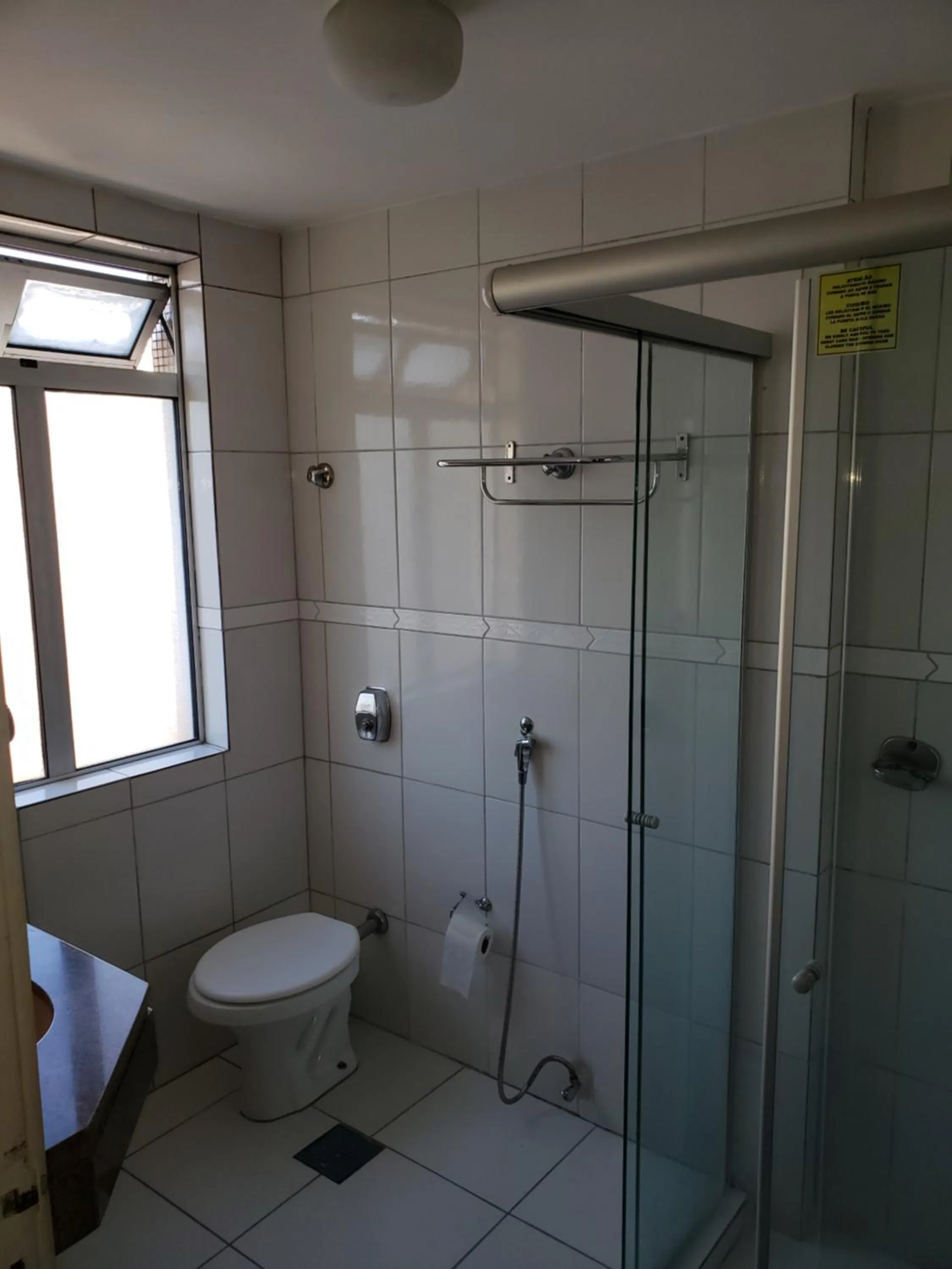 Shower in Caravelle Palace Hotel