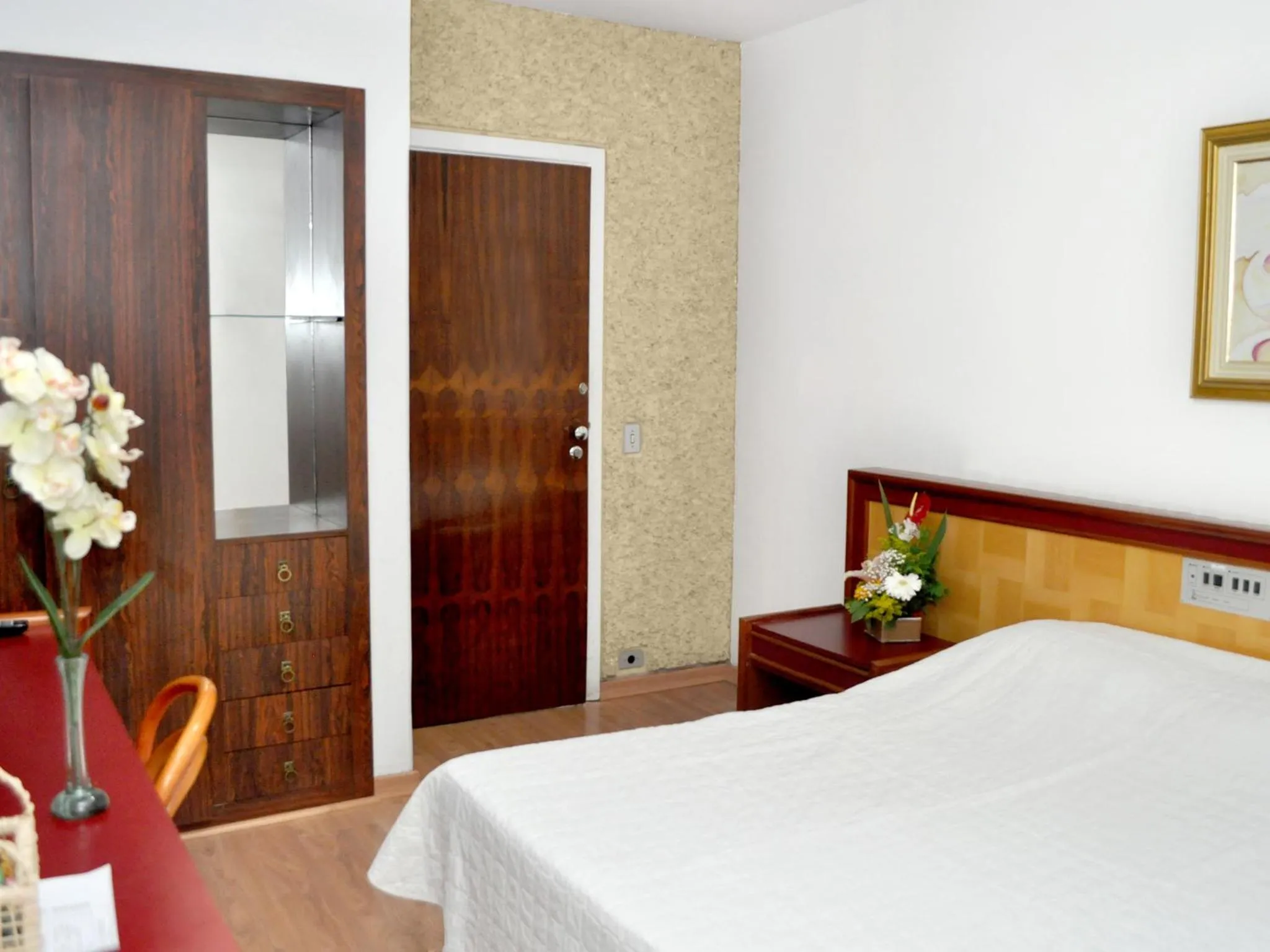 Photo of the whole room, Bed in Caravelle Palace Hotel