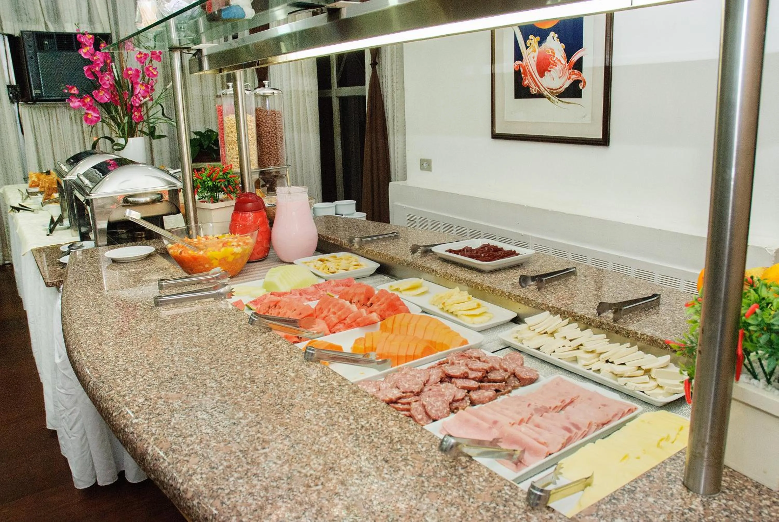 Restaurant/places to eat in Caravelle Palace Hotel