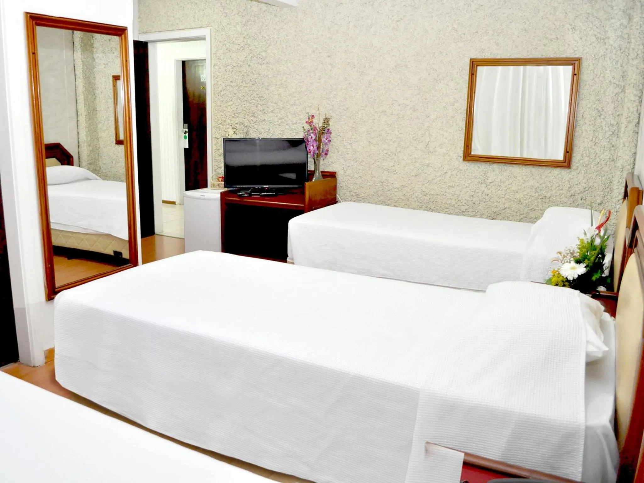 Photo of the whole room, Bed in Caravelle Palace Hotel