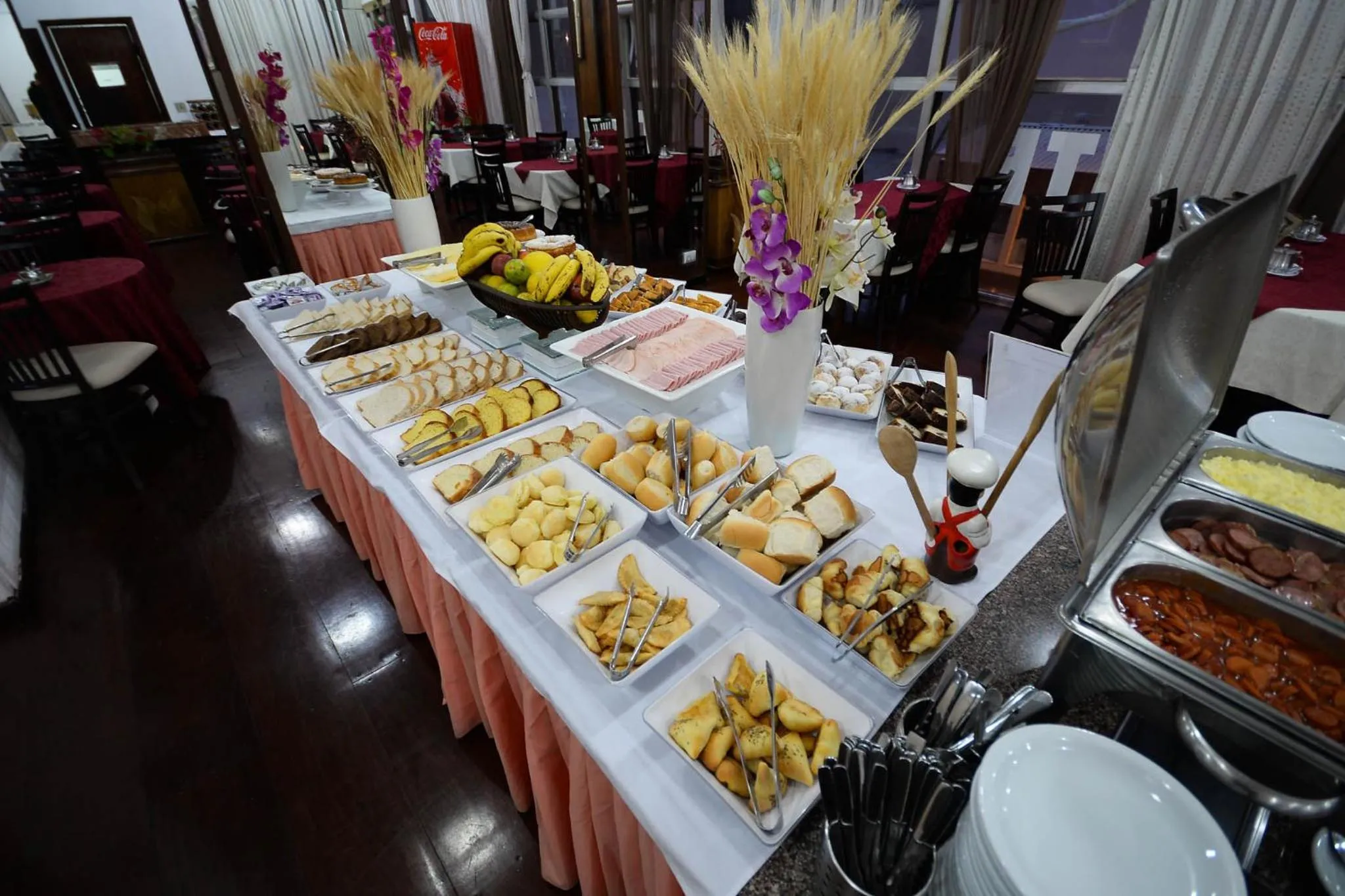 Buffet breakfast in Caravelle Palace Hotel