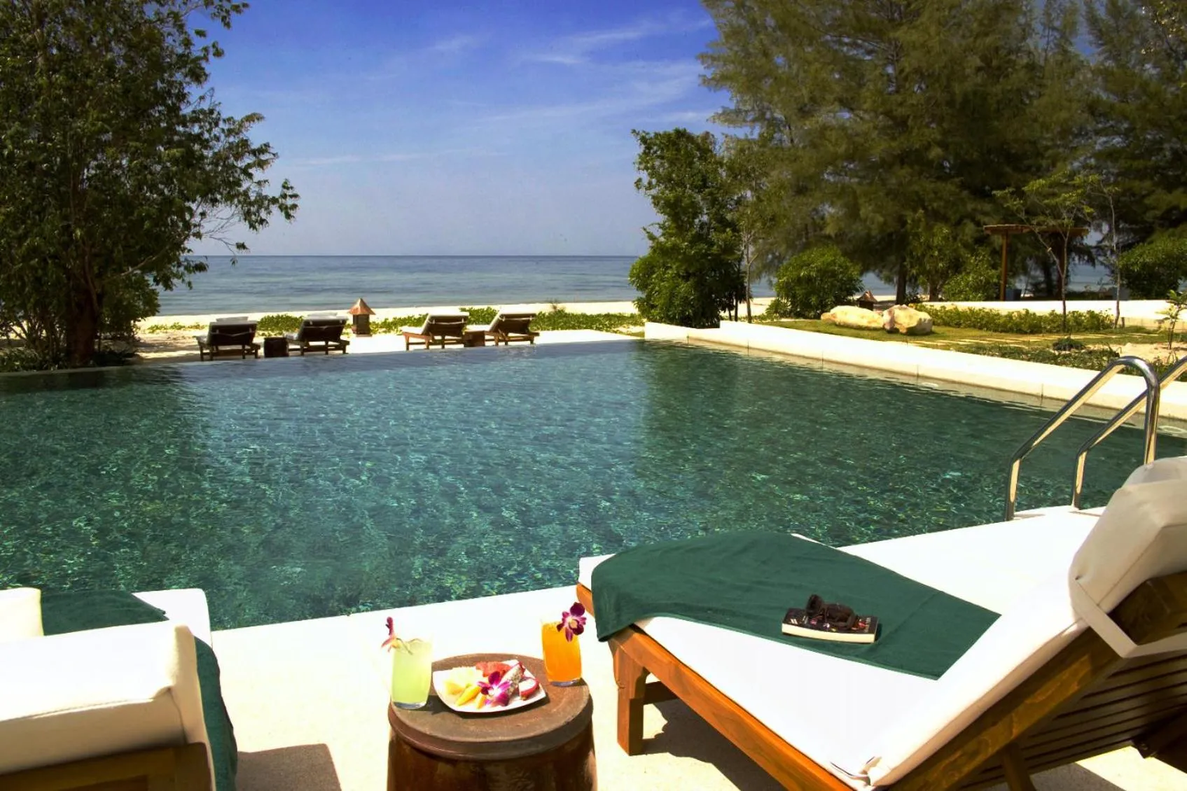Swimming pool in Centara Chaan Talay Resort And Villas Trat