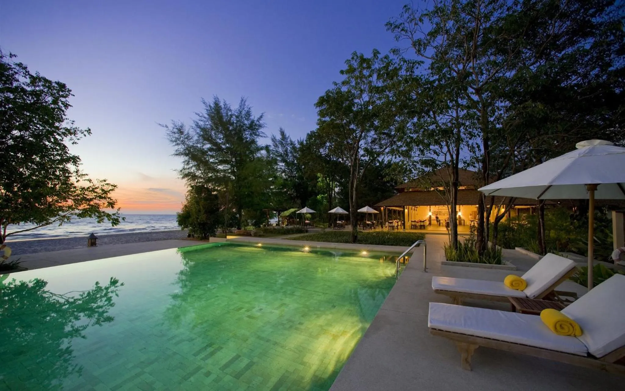 Swimming pool in Centara Chaan Talay Resort And Villas Trat