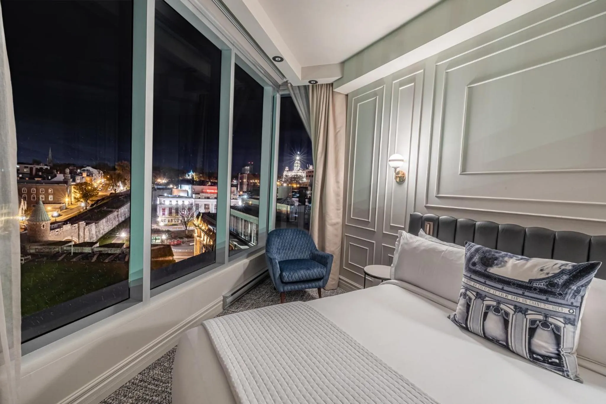 Night in Le Capitole Hotel