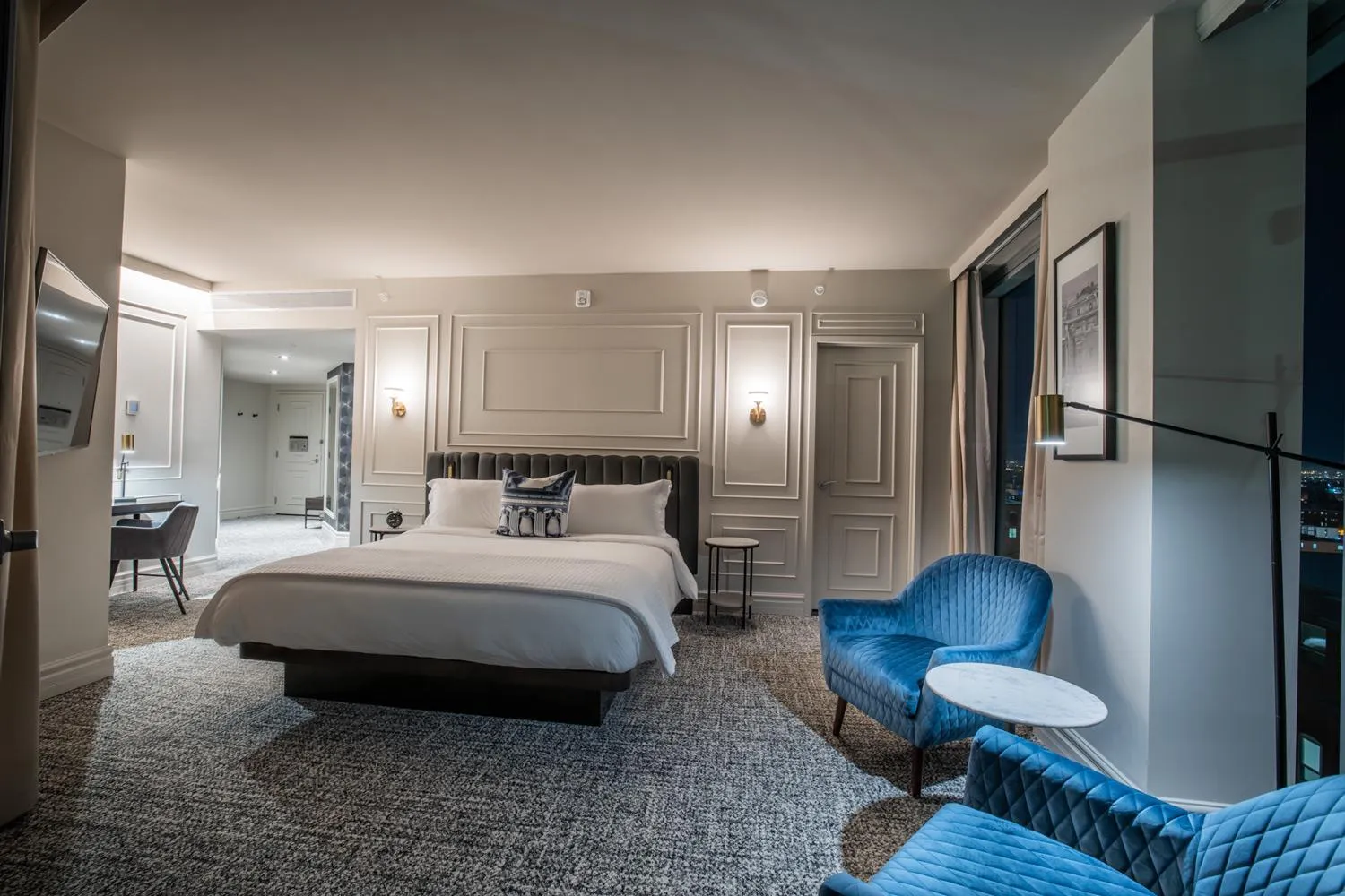 Photo of the whole room, Bed in Le Capitole Hotel