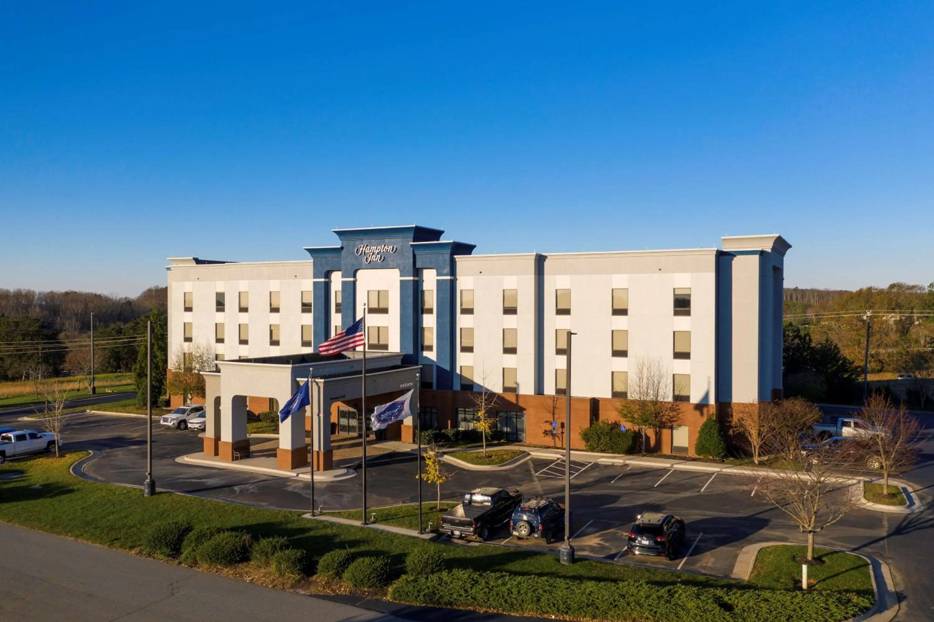 Property building in Hampton Inn Gretna - Smith Mountain Lake