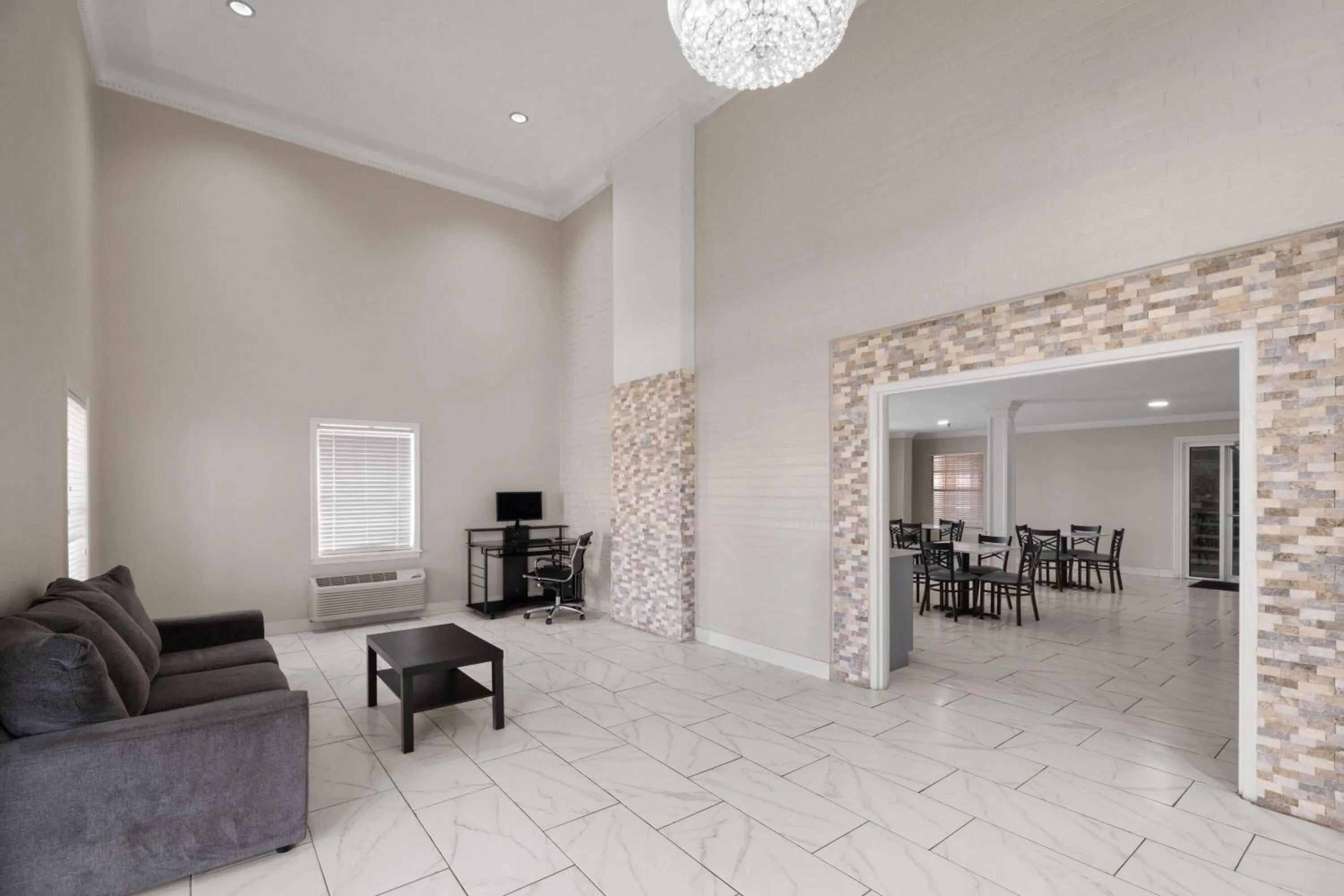 Lobby or reception in Super 8 by Wyndham Covington