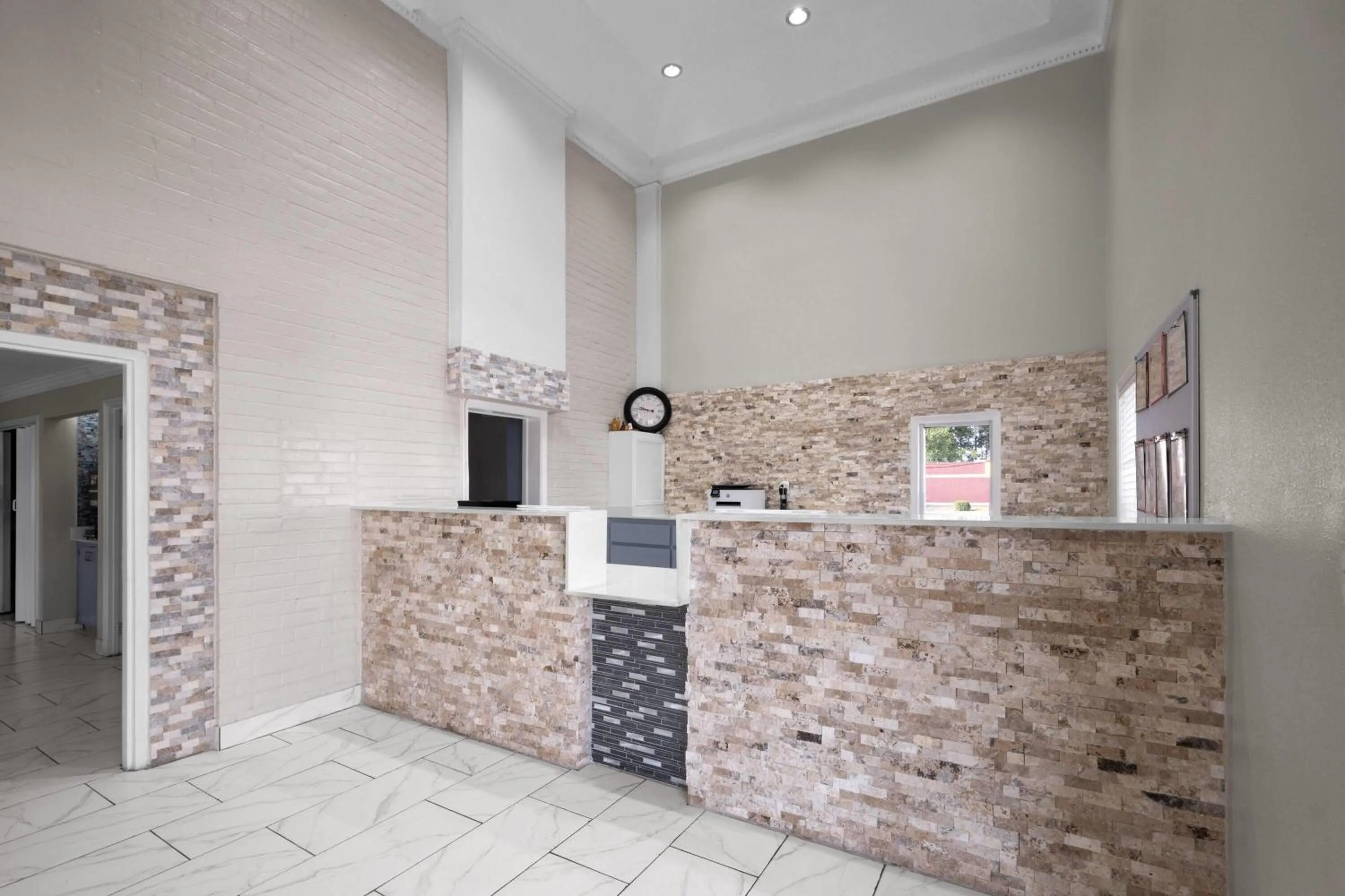 Lobby or reception in Super 8 by Wyndham Covington