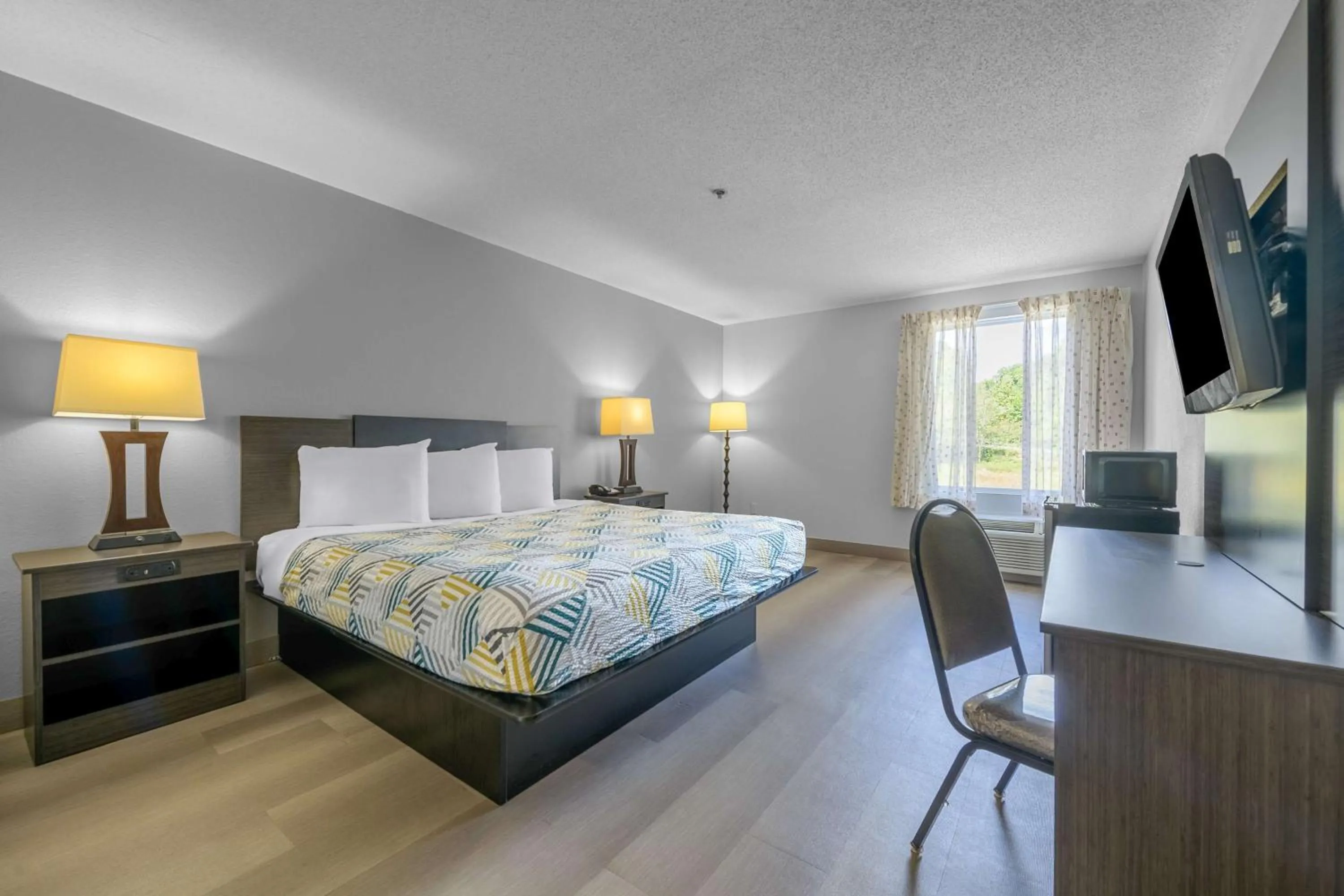 Bedroom, Bed in Motel 6 Dawsonville GA North GA Premium Outlets