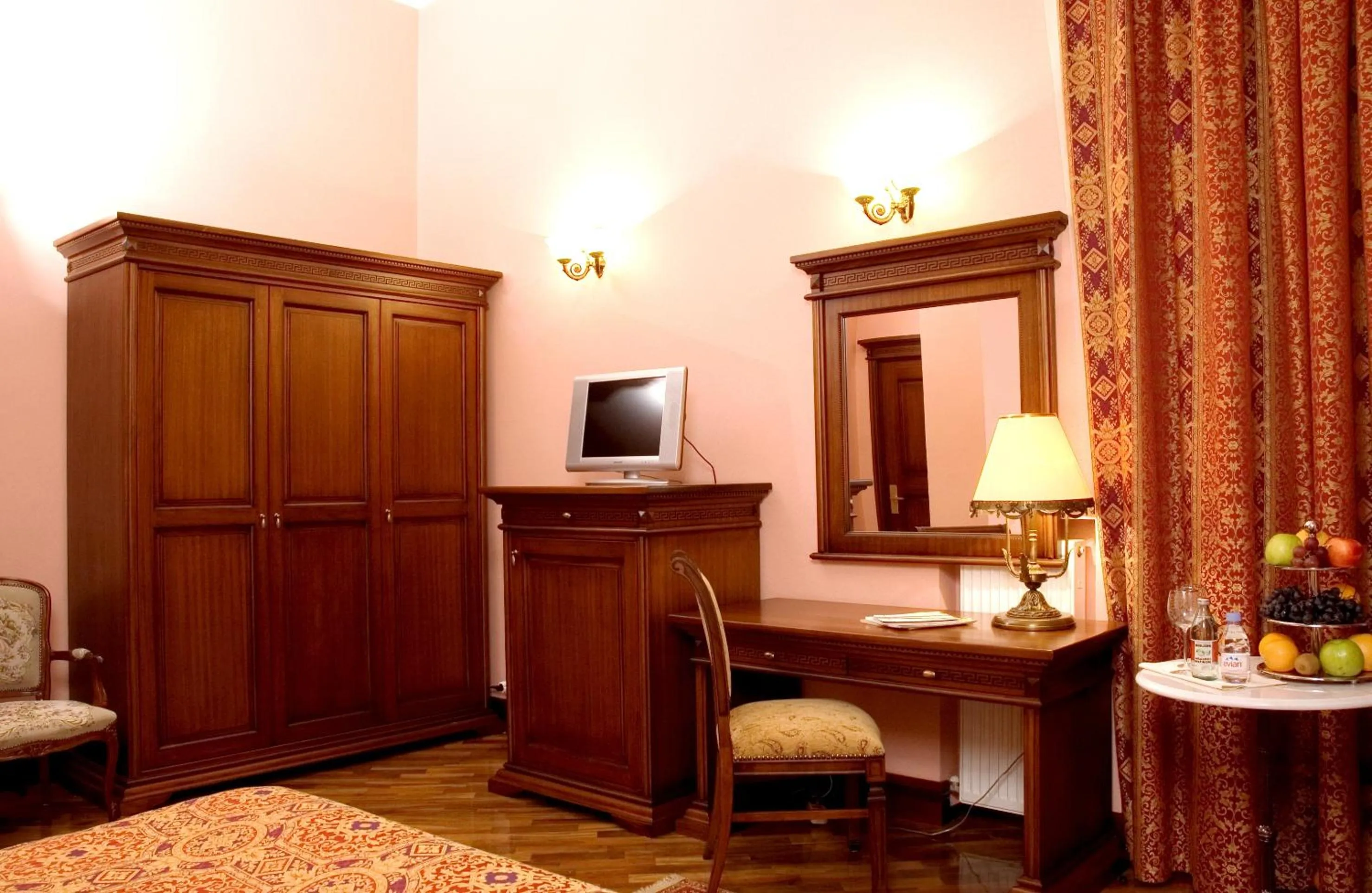 Decorative detail, Bed in Optima Collection Dnipro