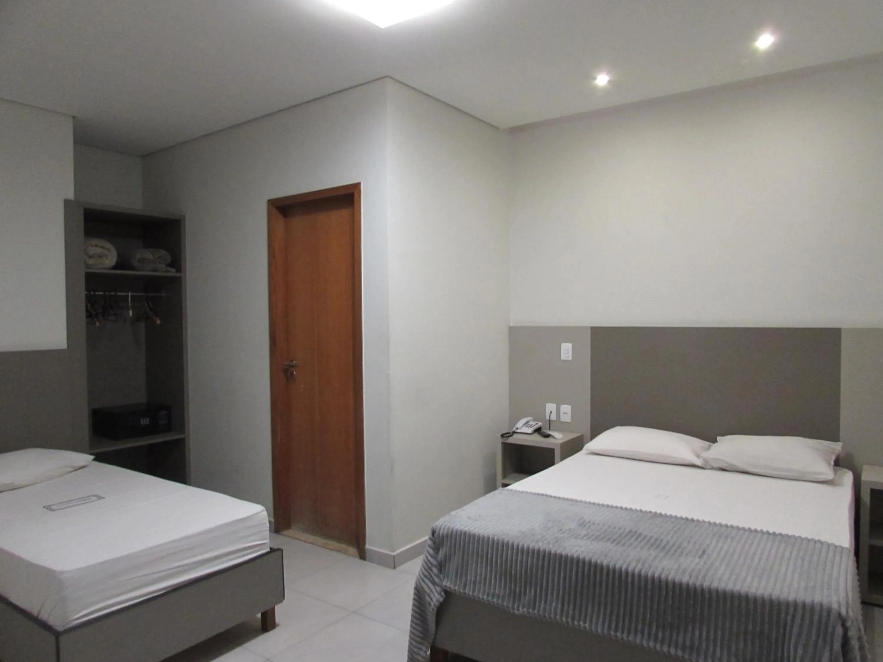 Bed in Hotel Urbis a 10 minutos Rua 25 de Março, Brás,Bom Retiro,a 2 minutos do Mirante Sampa Sky