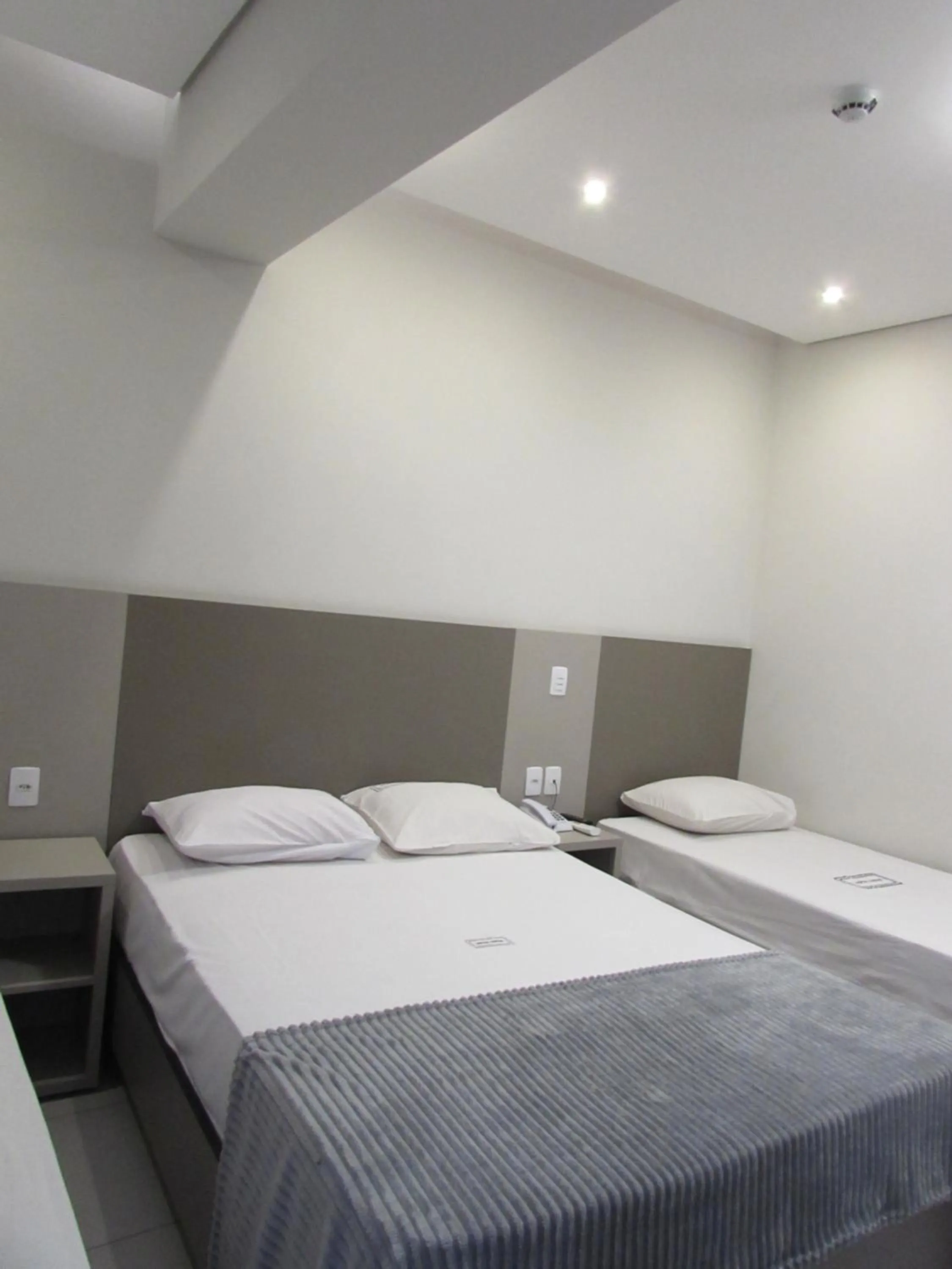 Bed in Hotel Urbis a 10 minutos Rua 25 de Março, Brás,Bom Retiro,a 2 minutos do Mirante Sampa Sky