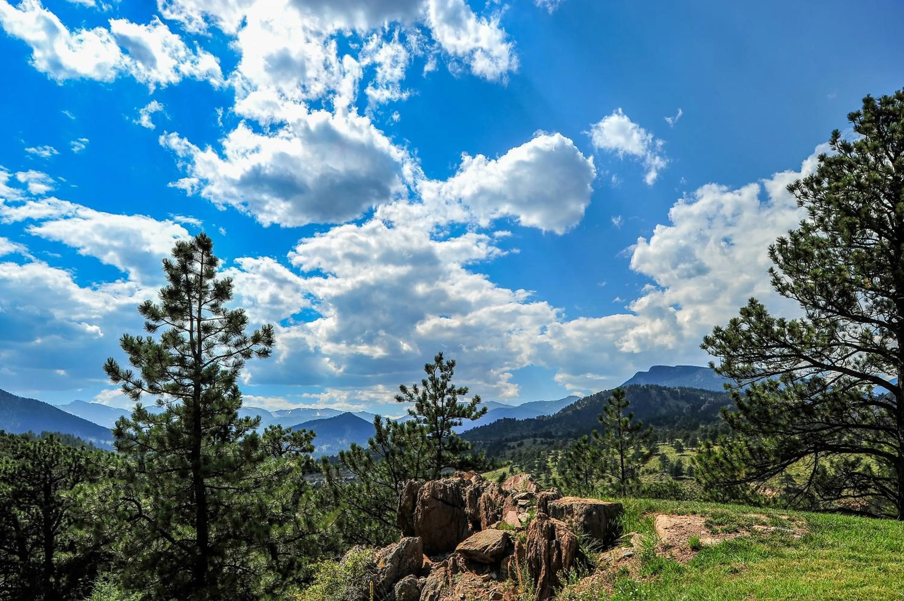 Mountain view in The Historic Crag's Lodge
