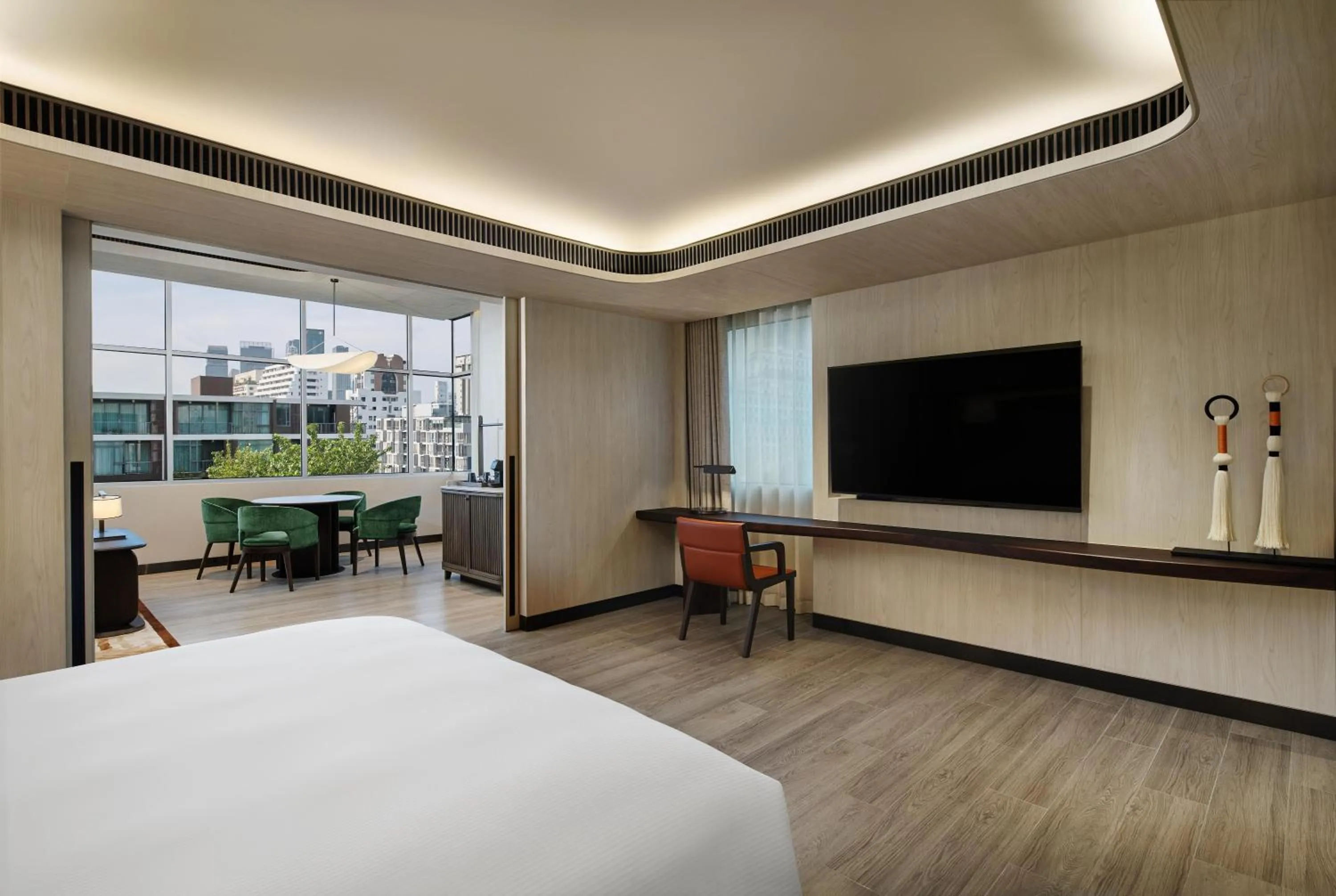 Bed in DoubleTree by Hilton Bangkok Ploenchit