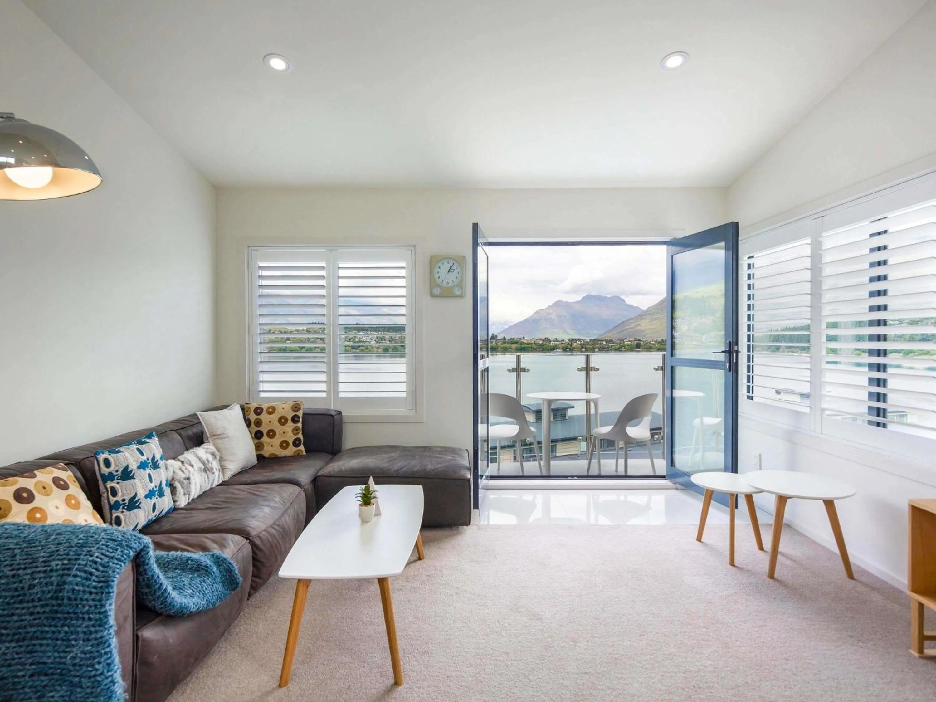 Property building in Mantra The Point