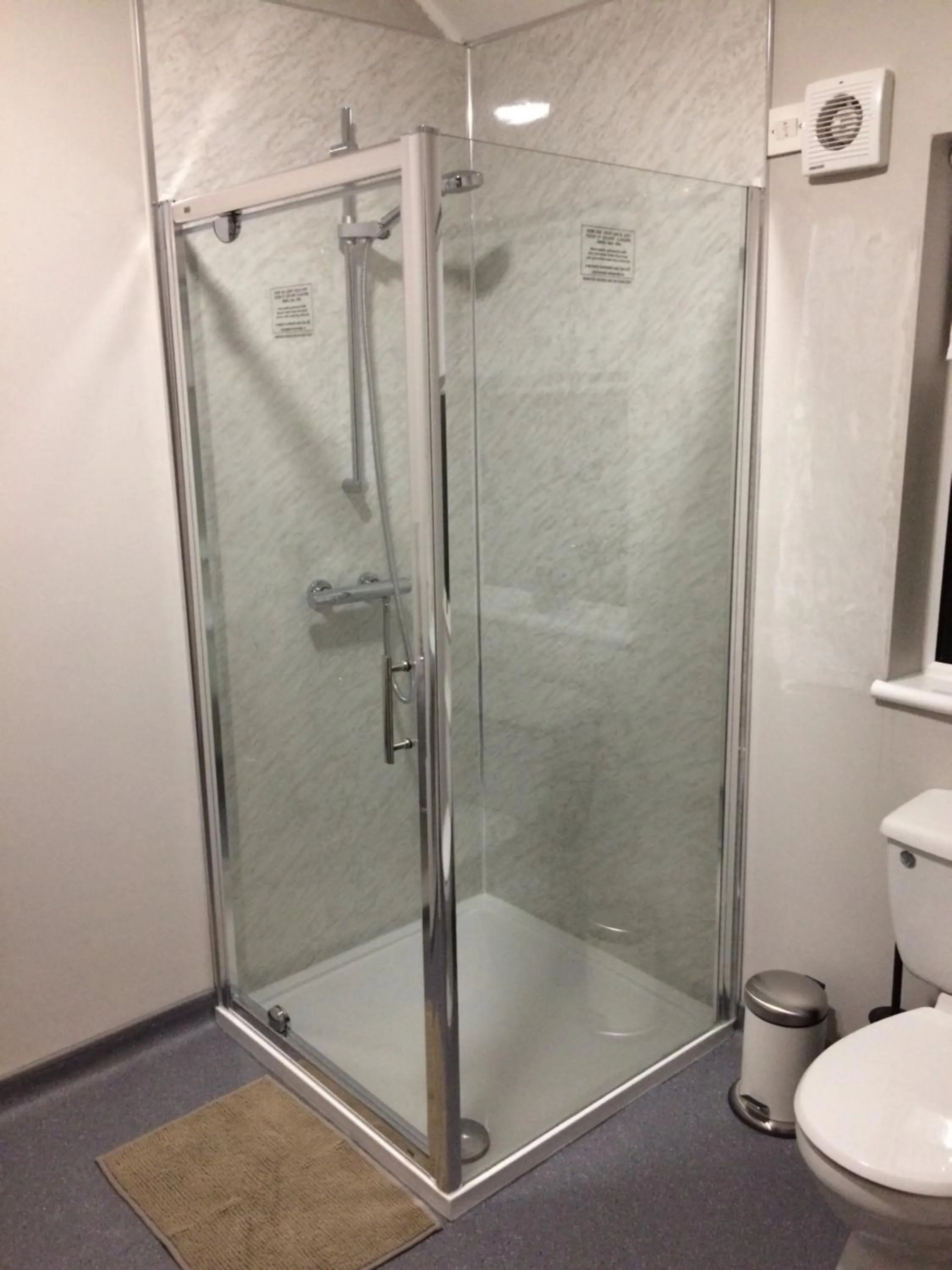 Bathroom in Lwr Ormeau Guest House