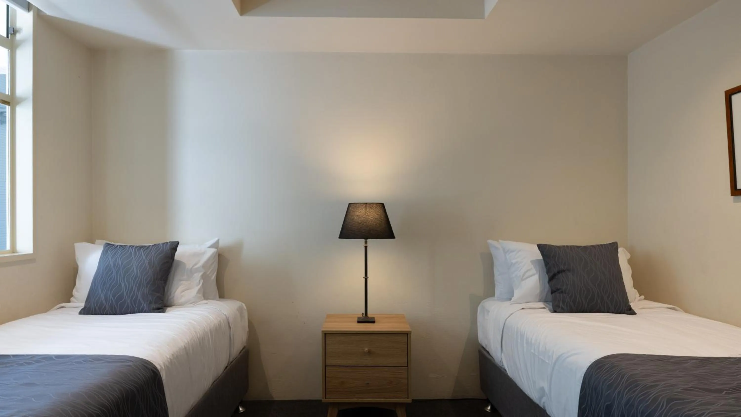 Bedroom, Bed in The Waterfront