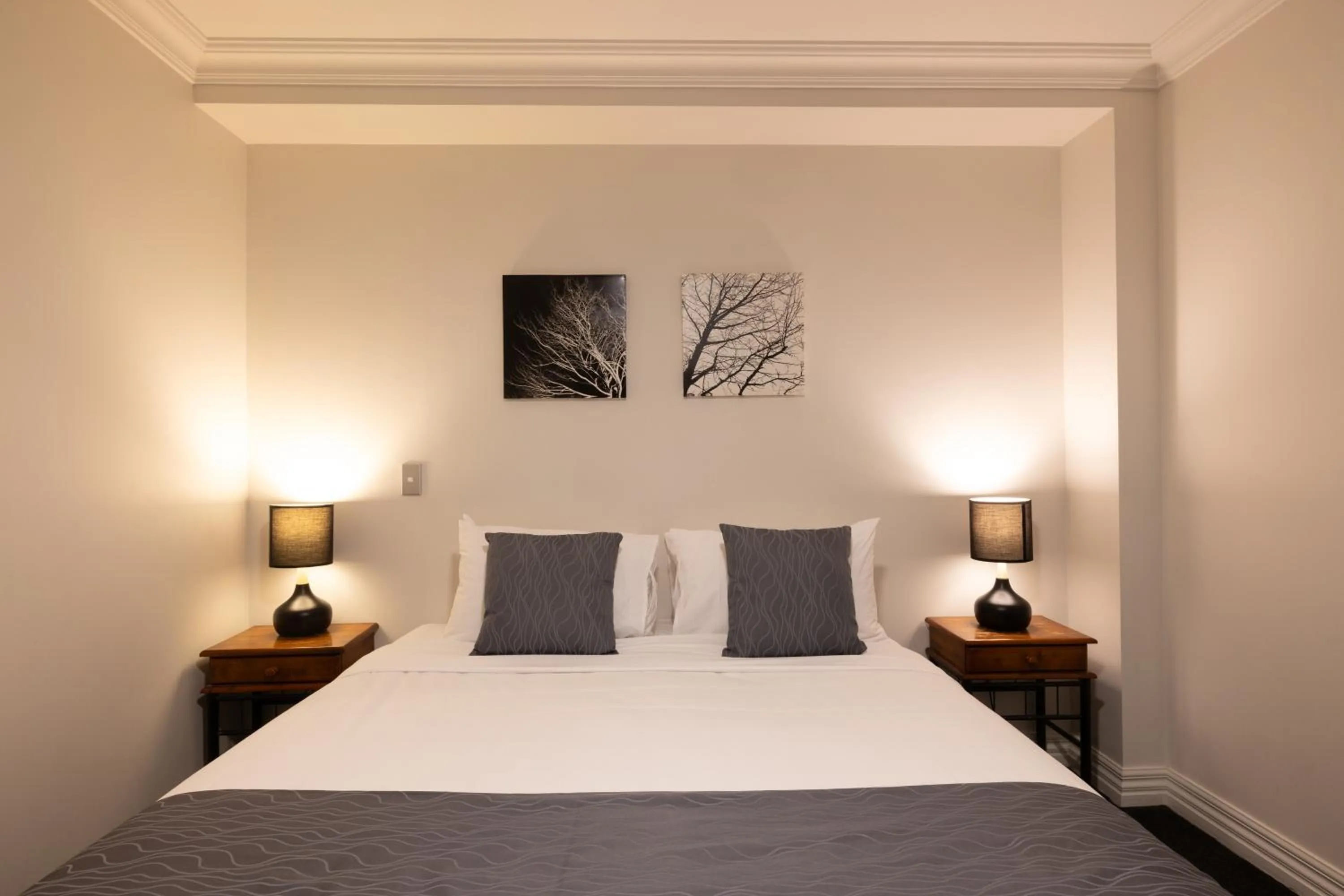 Bedroom, Bed in The Waterfront