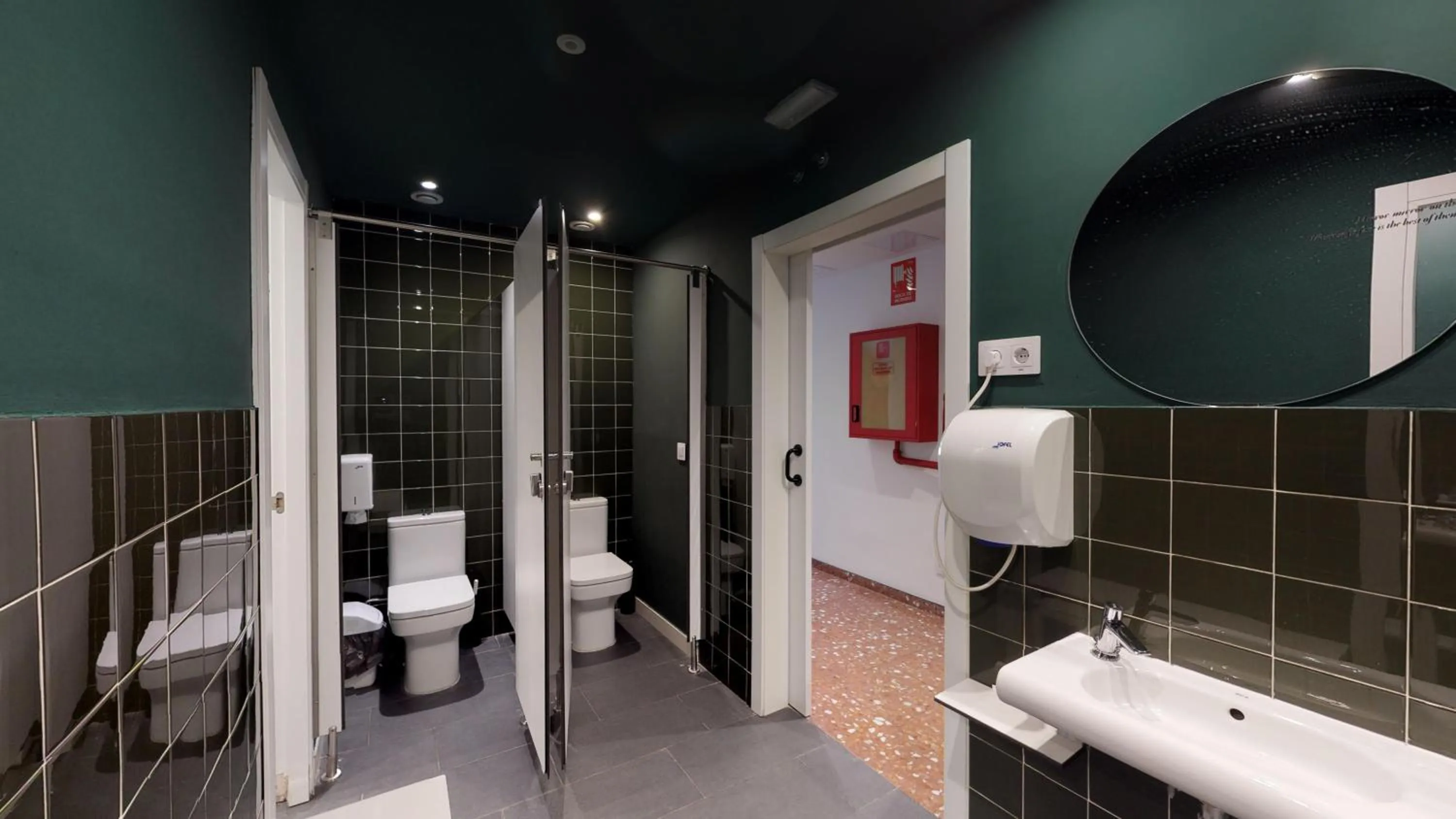 Bathroom in 2060 The Newton Hostel