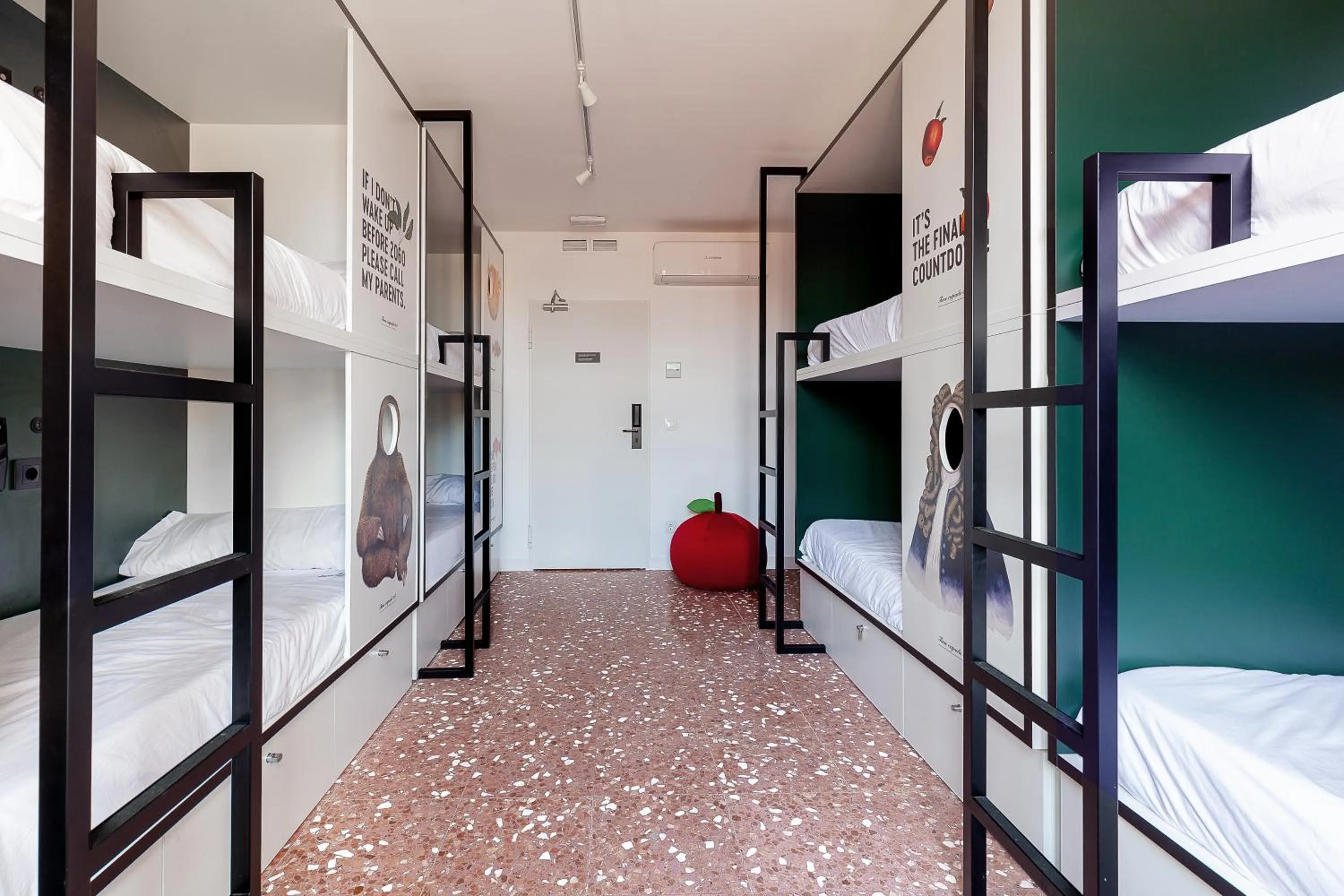 Photo of the whole room, Bed in 2060 The Newton Hostel