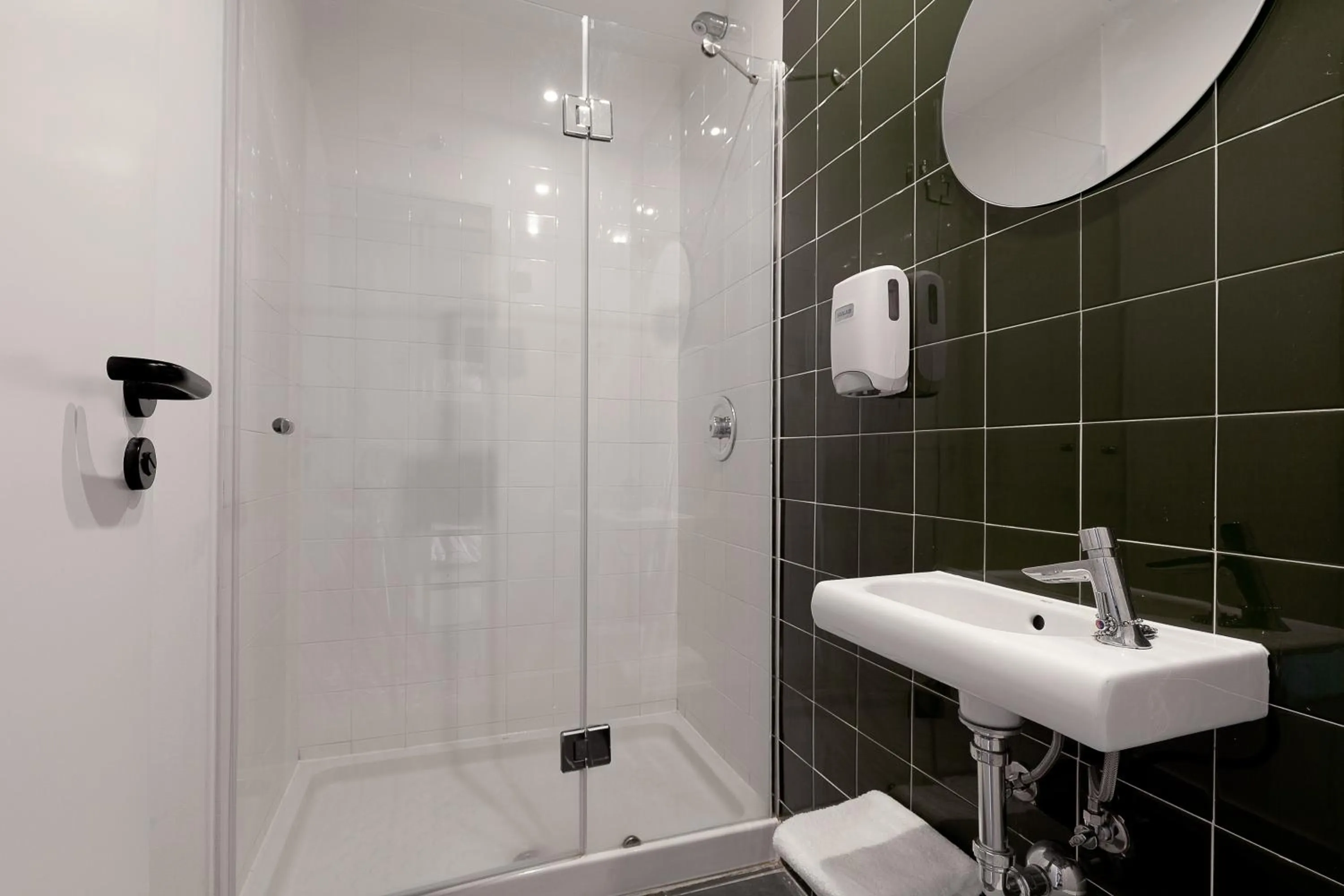 Bathroom in 2060 The Newton Hostel