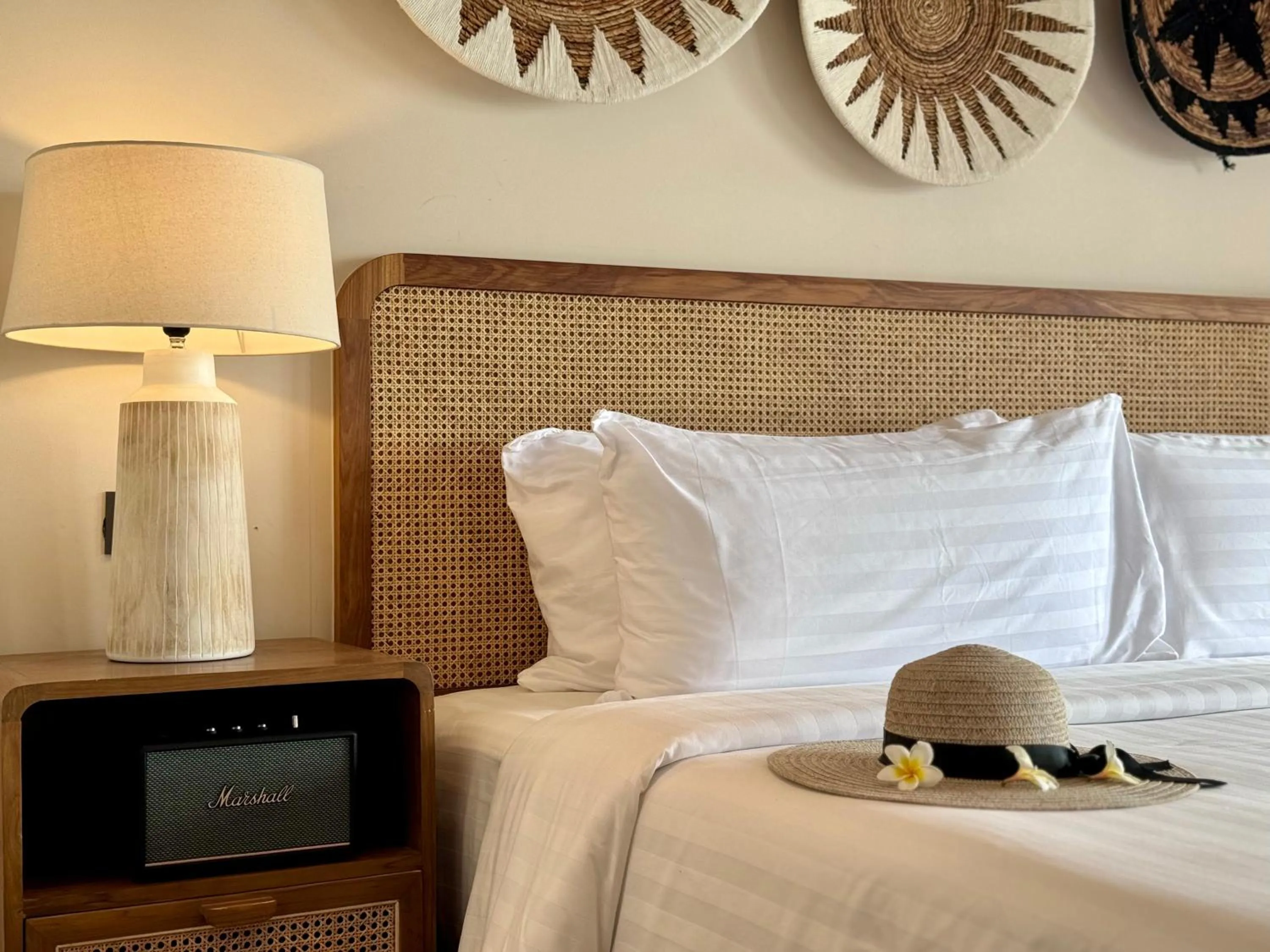 Bed in Baan Haad Ngam Boutique Resort