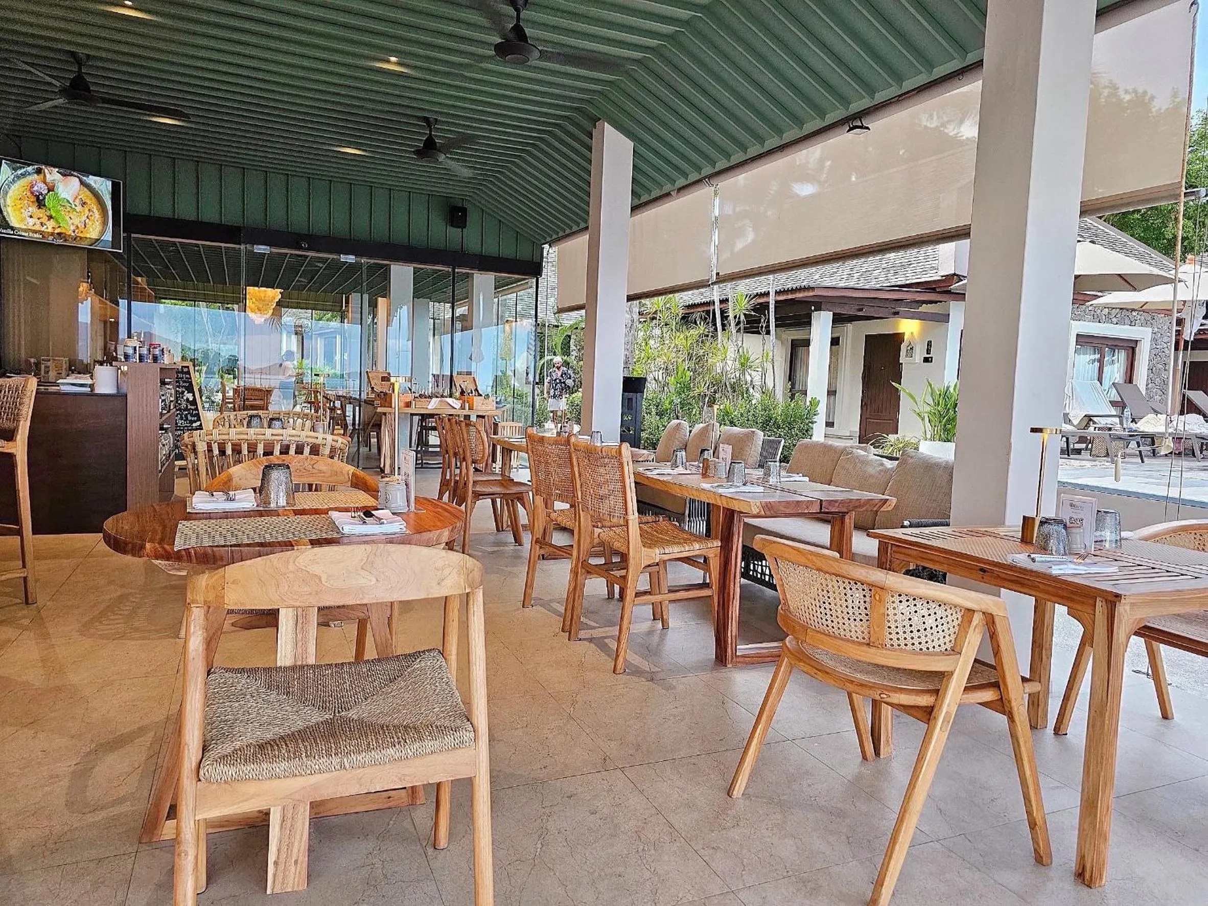 Restaurant/places to eat in Baan Haad Ngam Boutique Resort