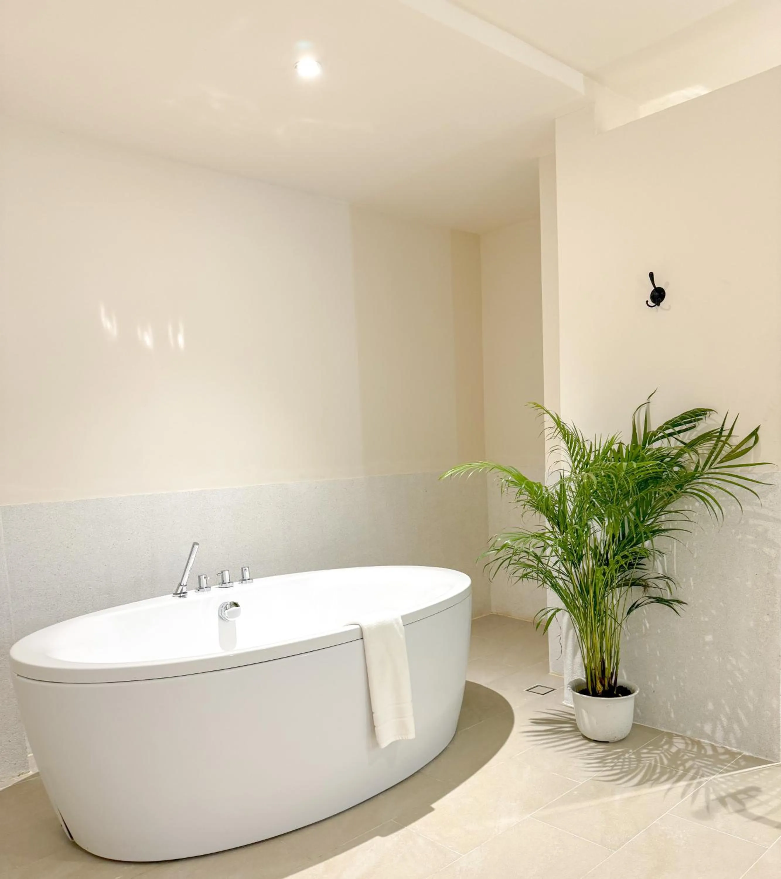 Bath in Baan Haad Ngam Boutique Resort