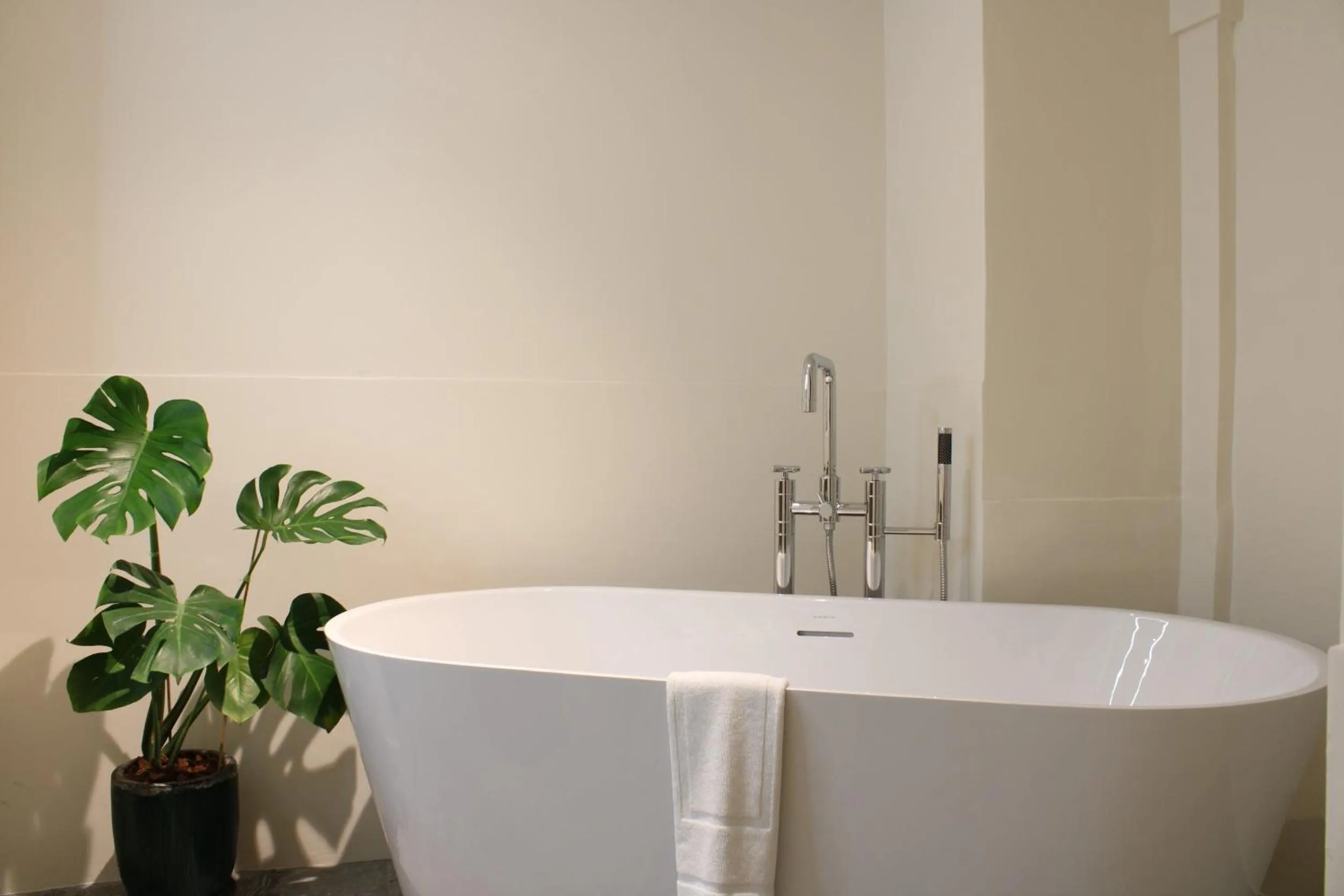 Bathroom in Baan Haad Ngam Boutique Resort