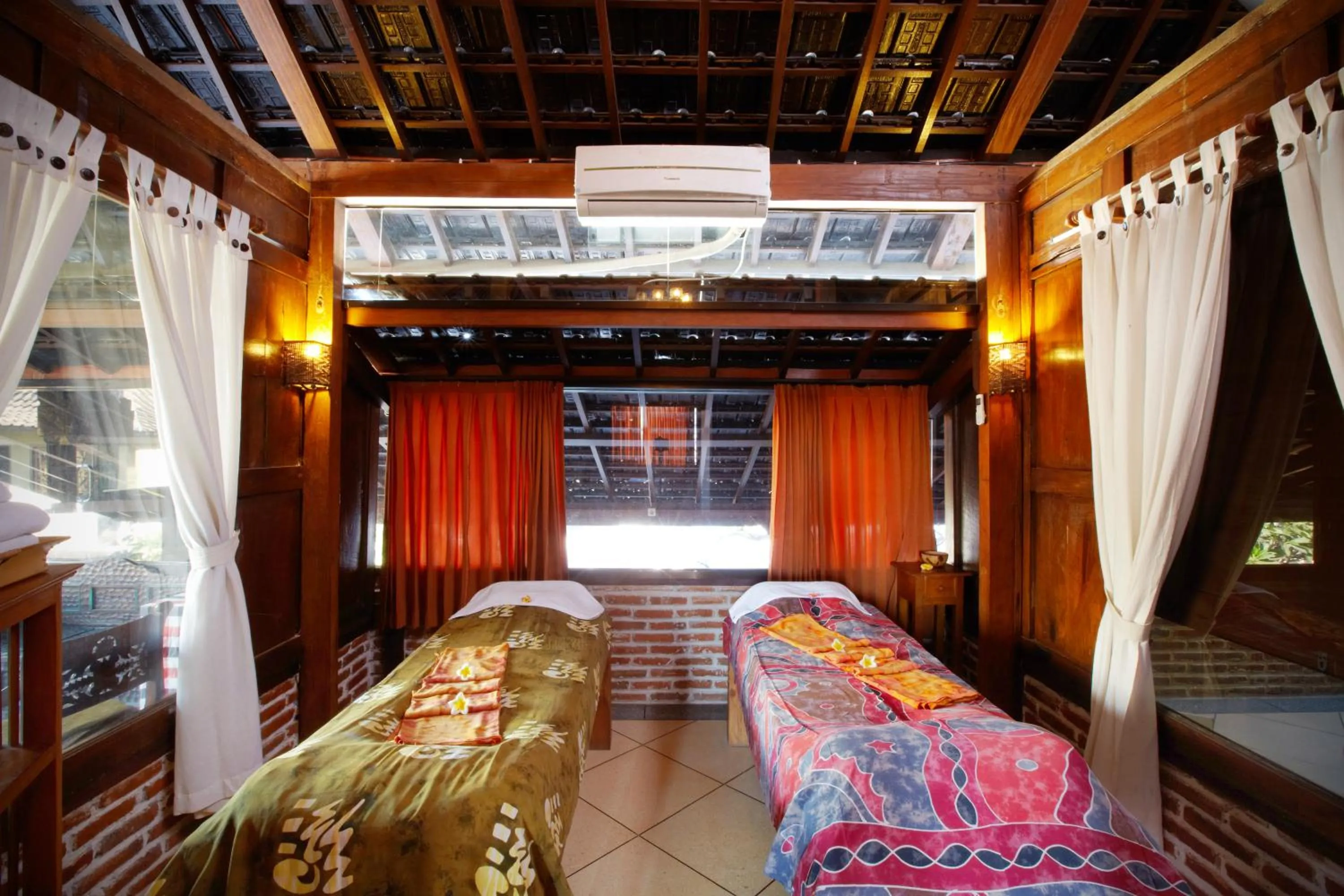 Massage, Bed in Putu Bali Villa & Spa